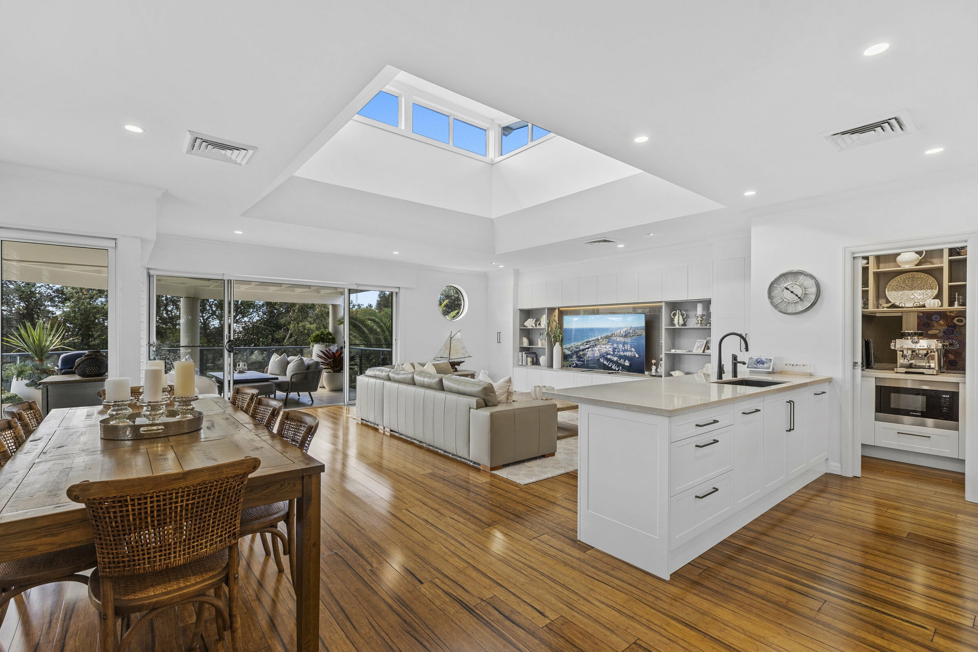 6/184-190 Terrigal Drive — photo from LJ Hooker Terrigal