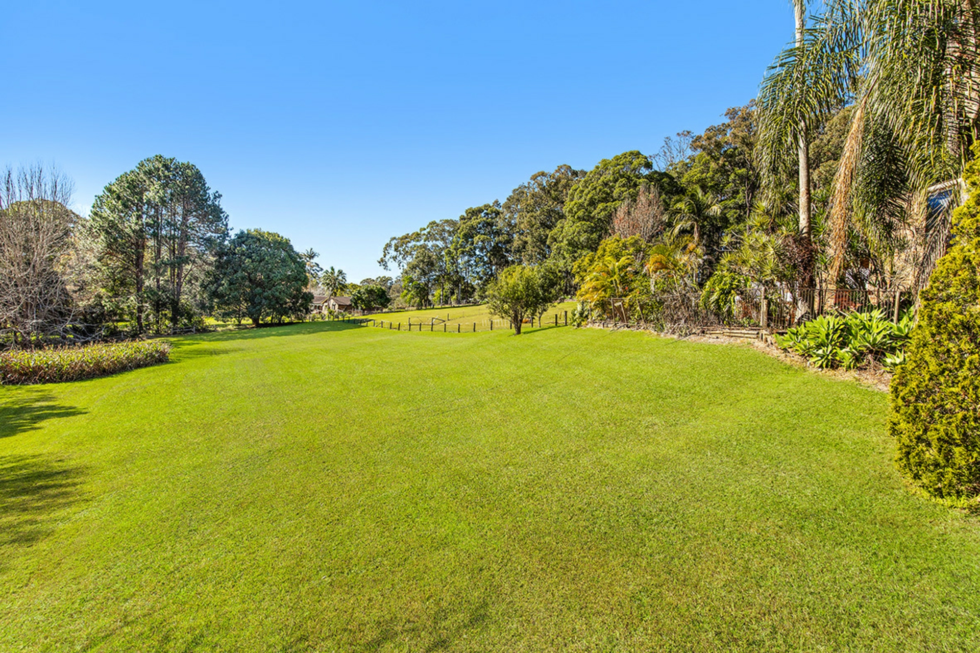 2/297 Tumbi Road — photo 16 of 22