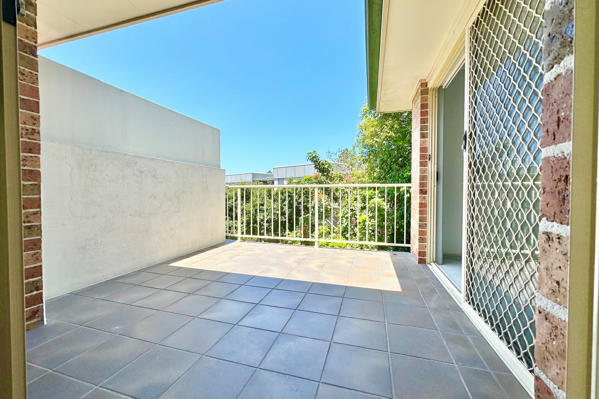 2/4 Havenview Road — photo 3 of 9