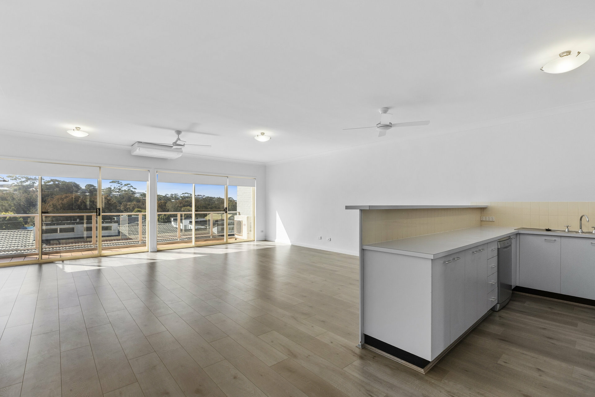 18/39-45 Havenview Road — photo from LJ Hooker Terrigal