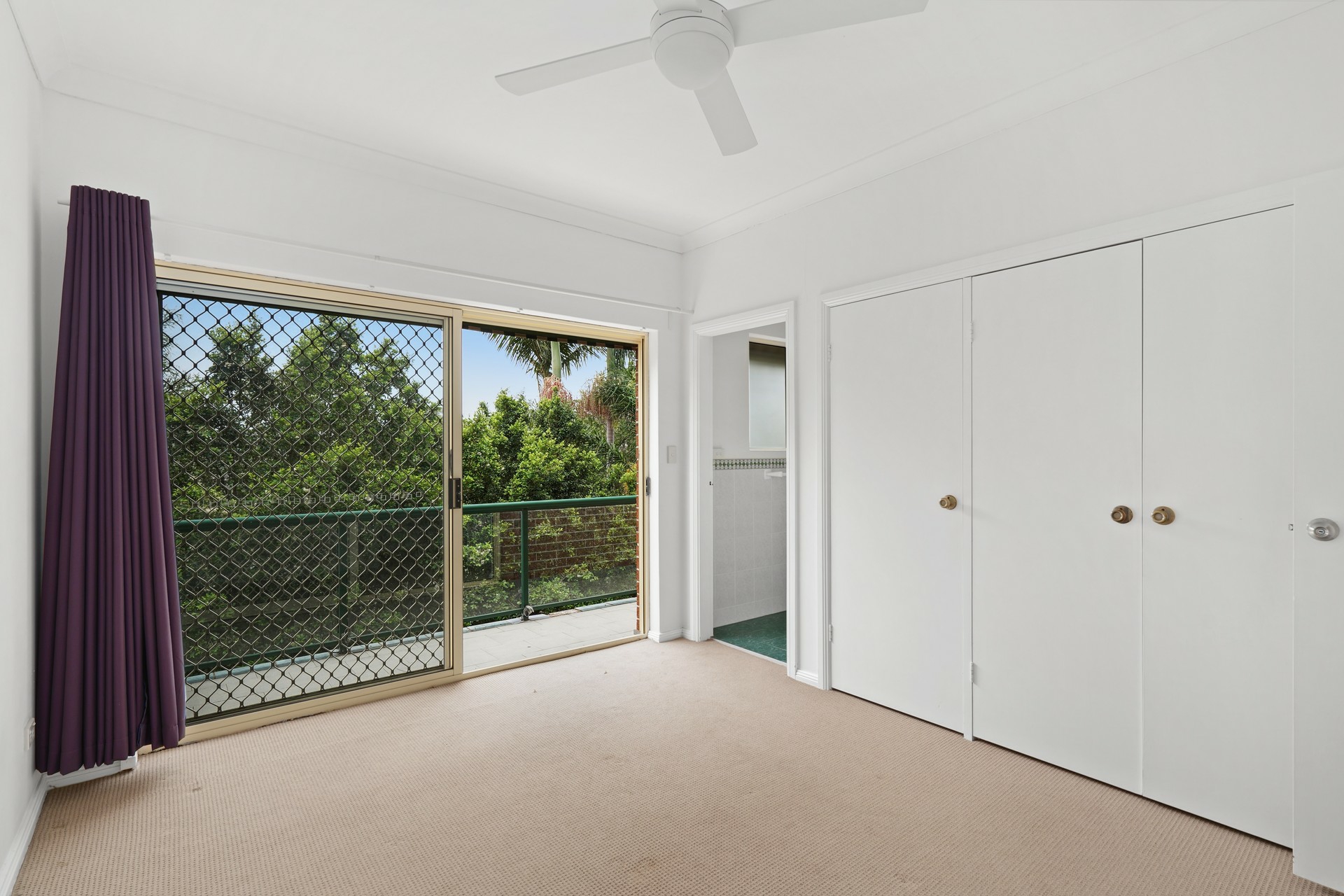 4/25 Barnhill Road — photo 4 of 5