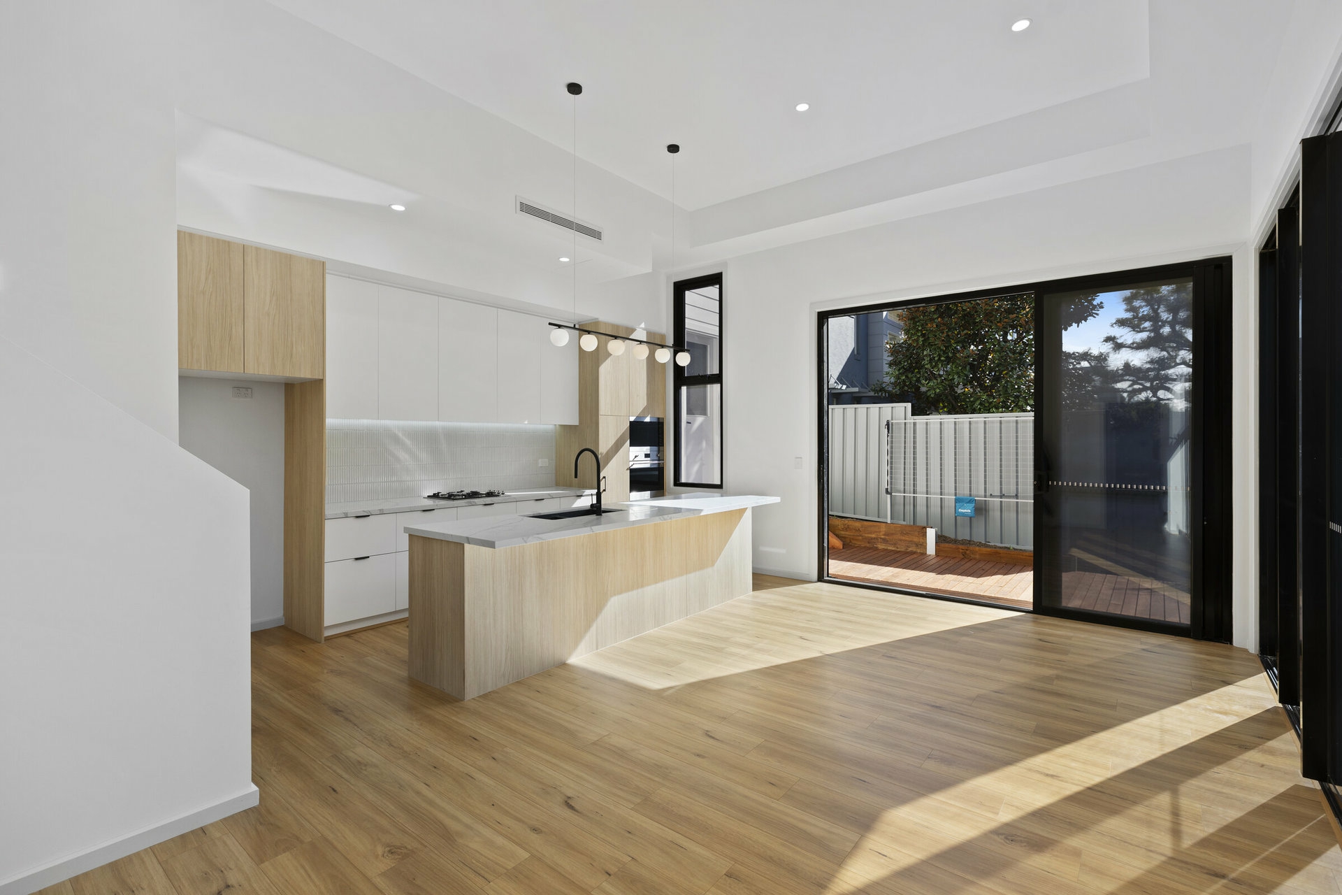 1-6/234 Terrigal Drive — photo 2 of 12