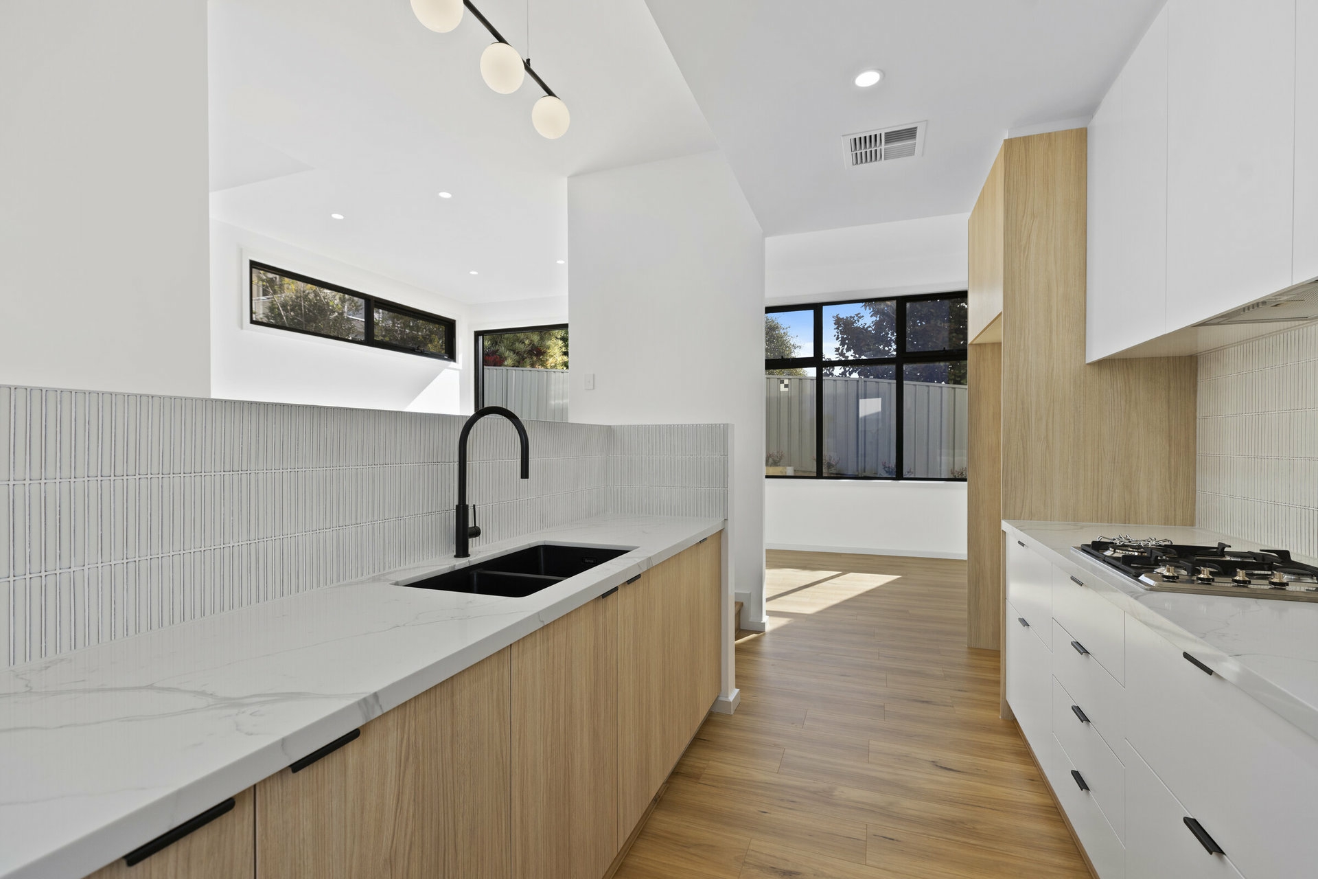 1-6/234 Terrigal Drive — photo 4 of 12