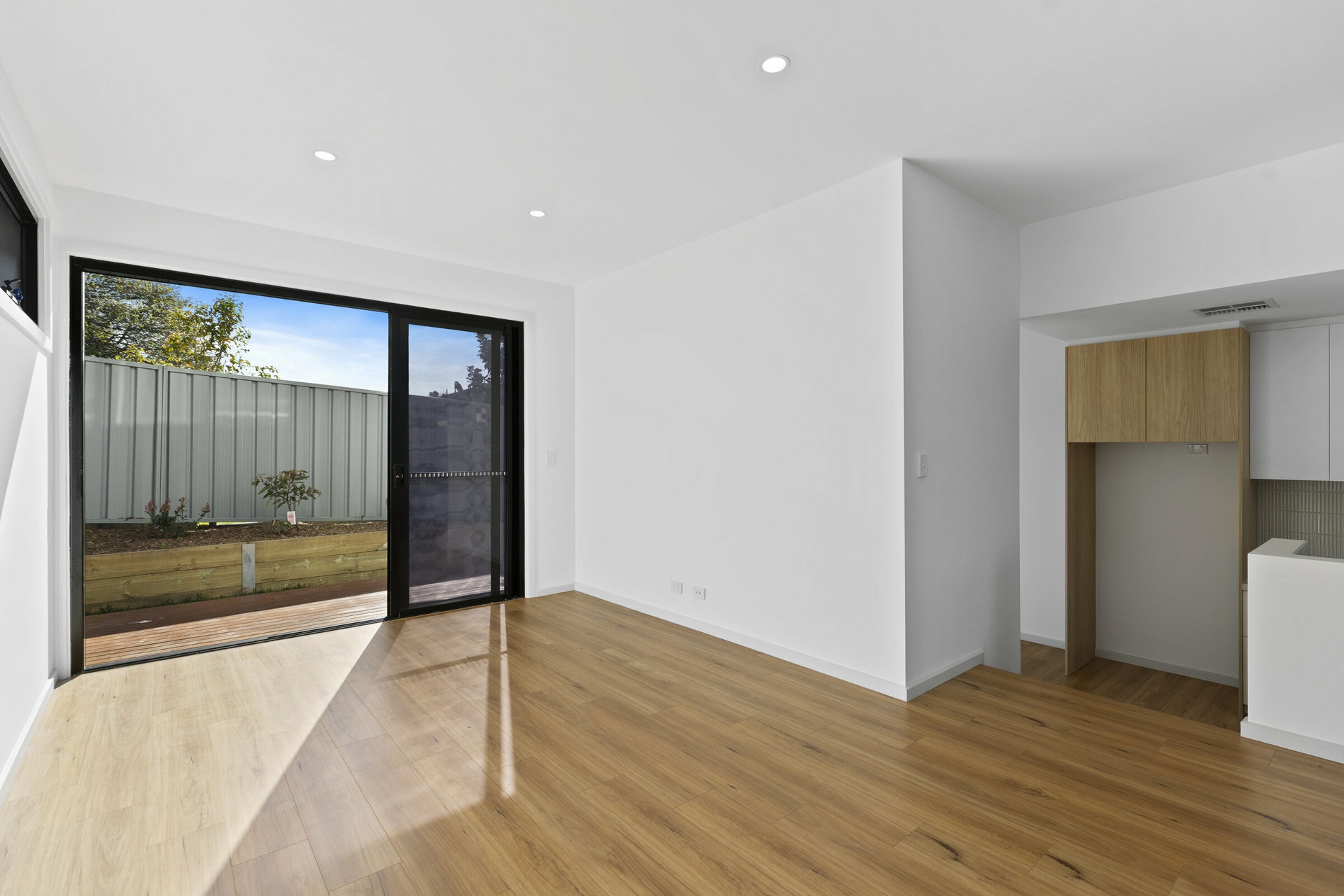 1-6/234 Terrigal Drive — photo 8 of 12