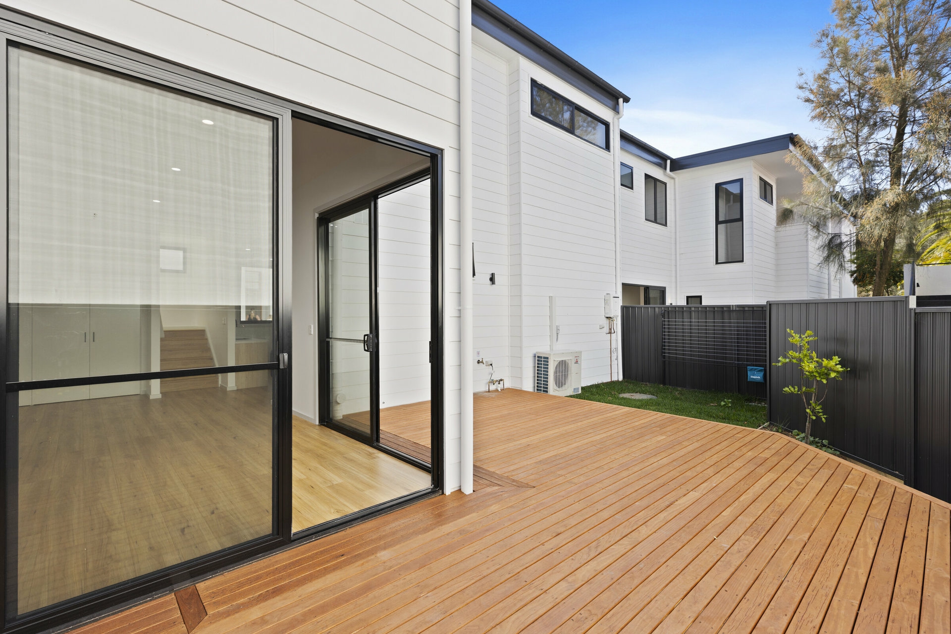 1-6/234 Terrigal Drive — photo 9 of 12