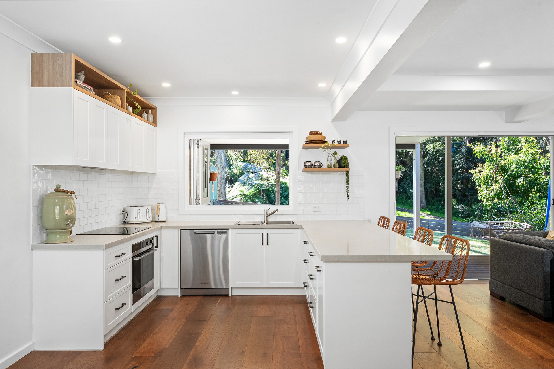 9 Kenneth Avenue — photo 3 of 13