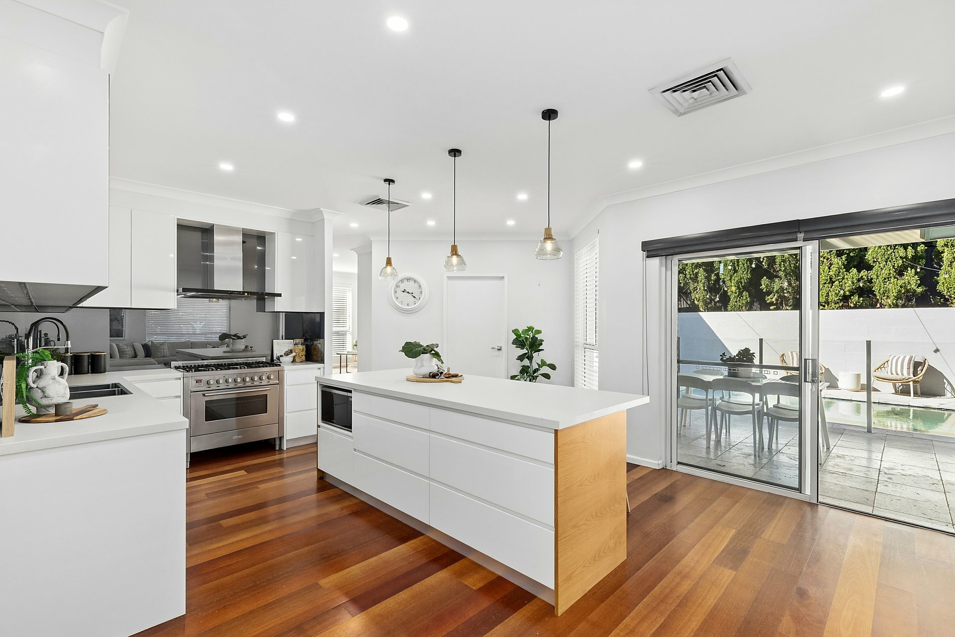 10 Marlborough Close — photo 3 of 11