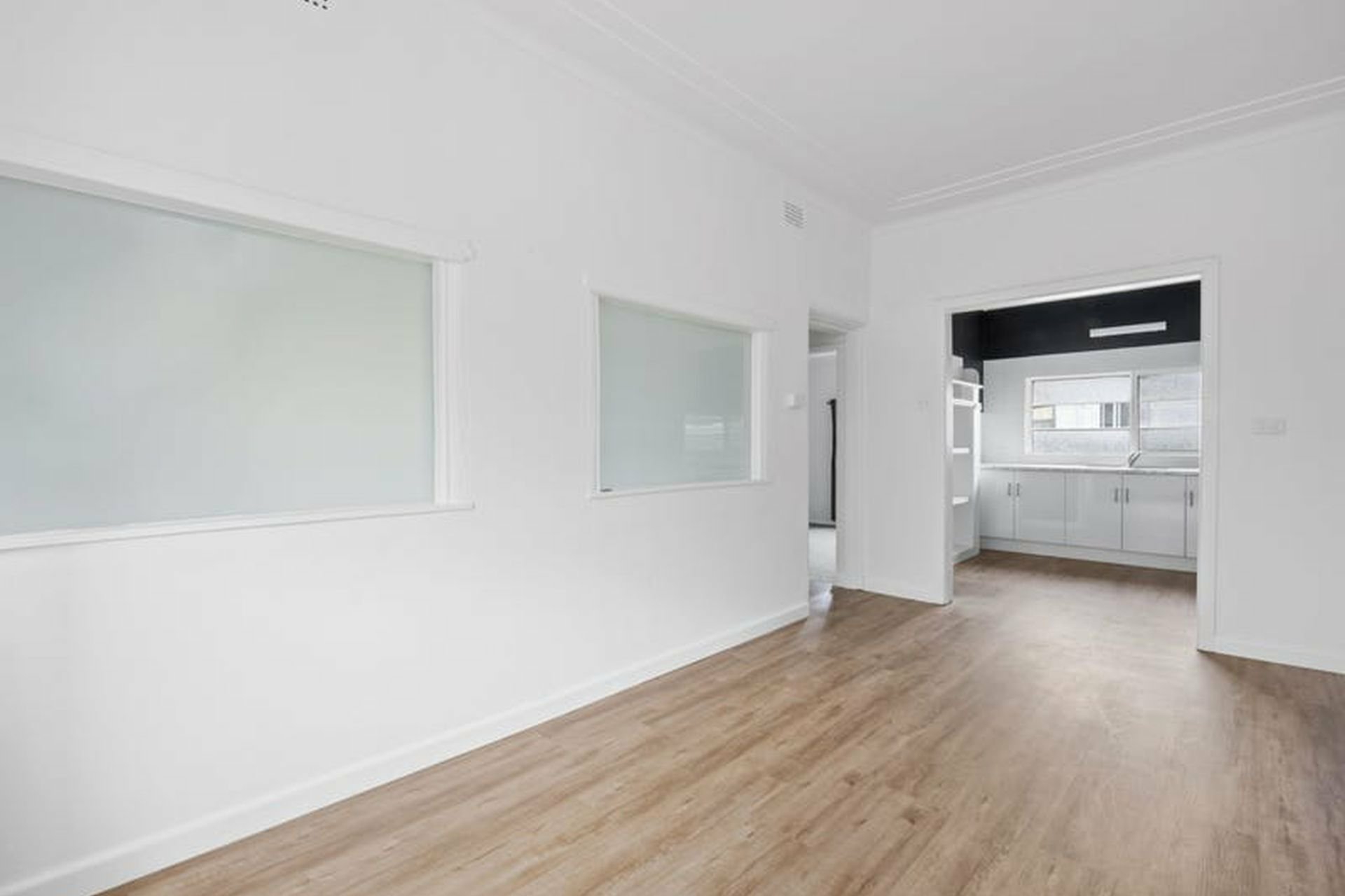72B Woy Woy Road — photo 2 of 6