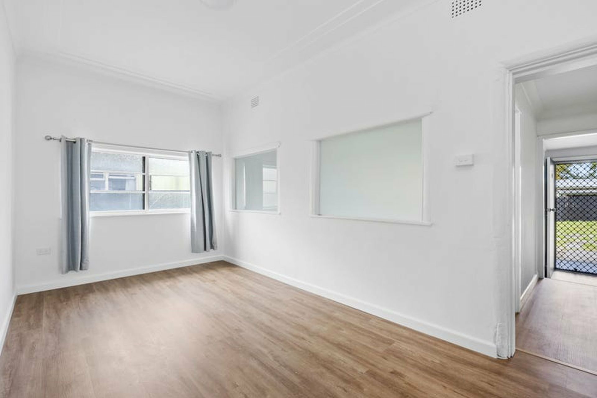 72B Woy Woy Road — photo 3 of 6