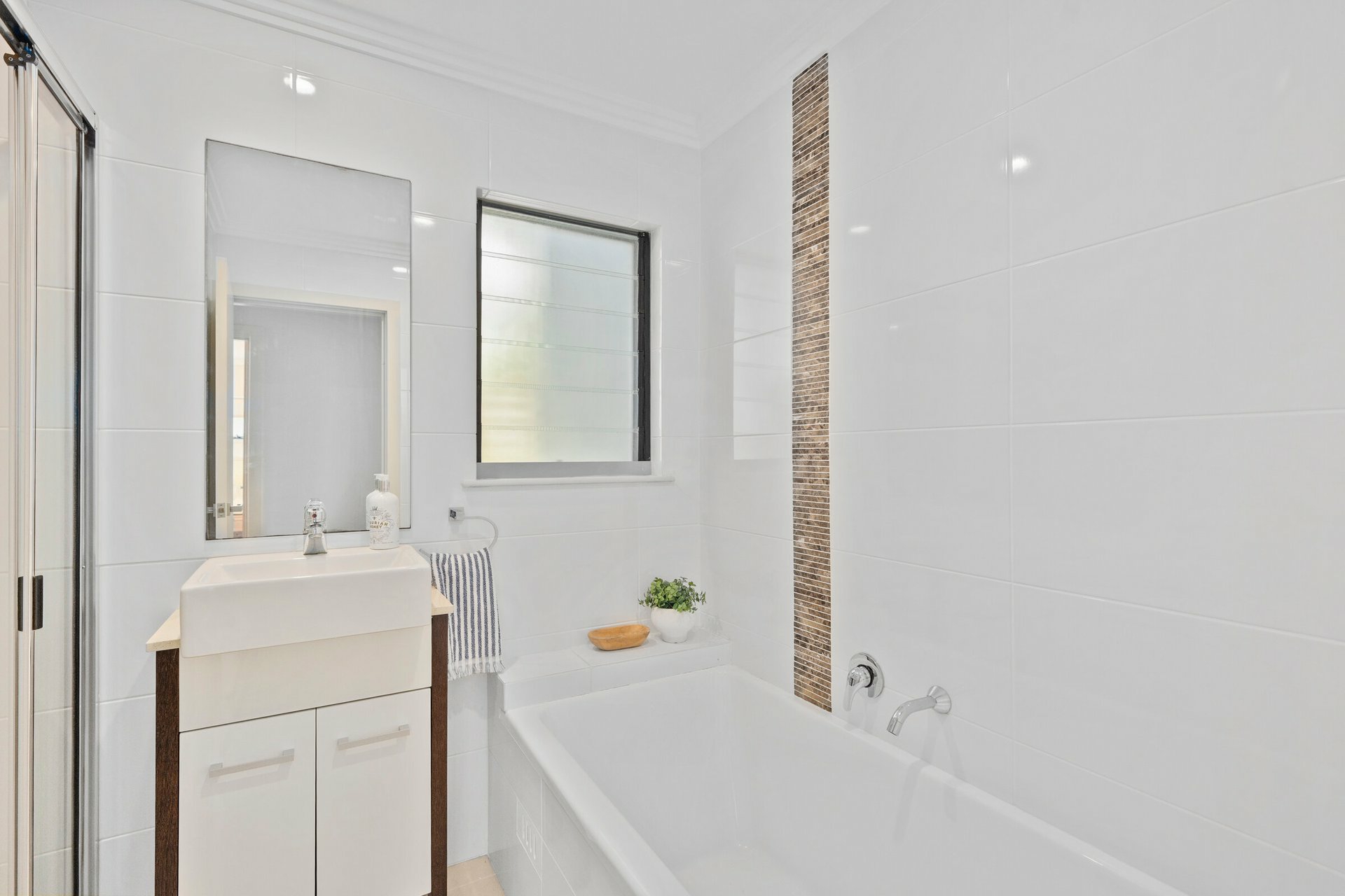 1/11 Hillcrest Street — photo 15 of 19