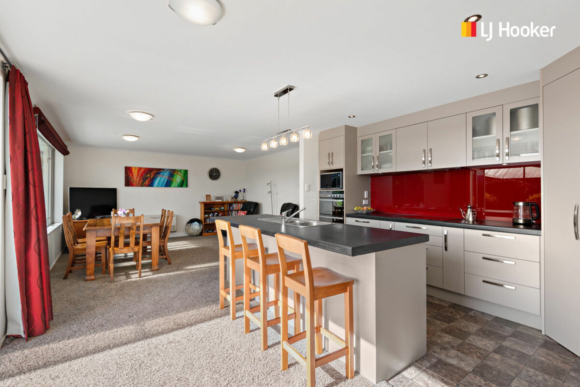 24 William James Close, MOSGIEL
