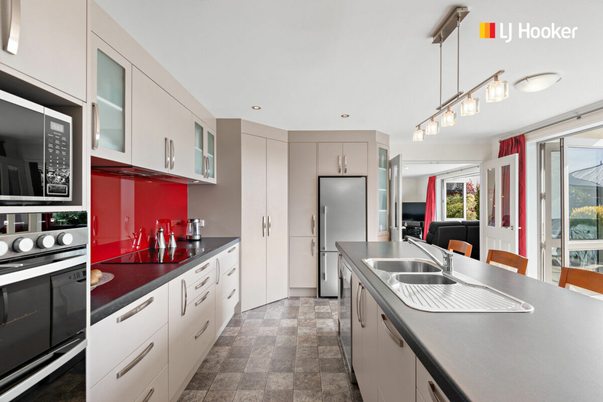 24 William James Close, MOSGIEL