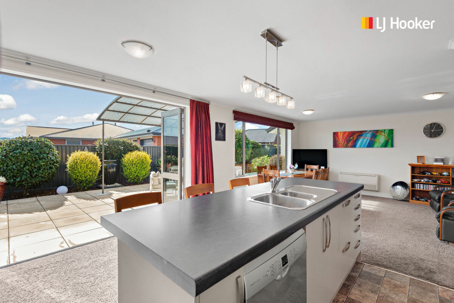 24 William James Close, MOSGIEL