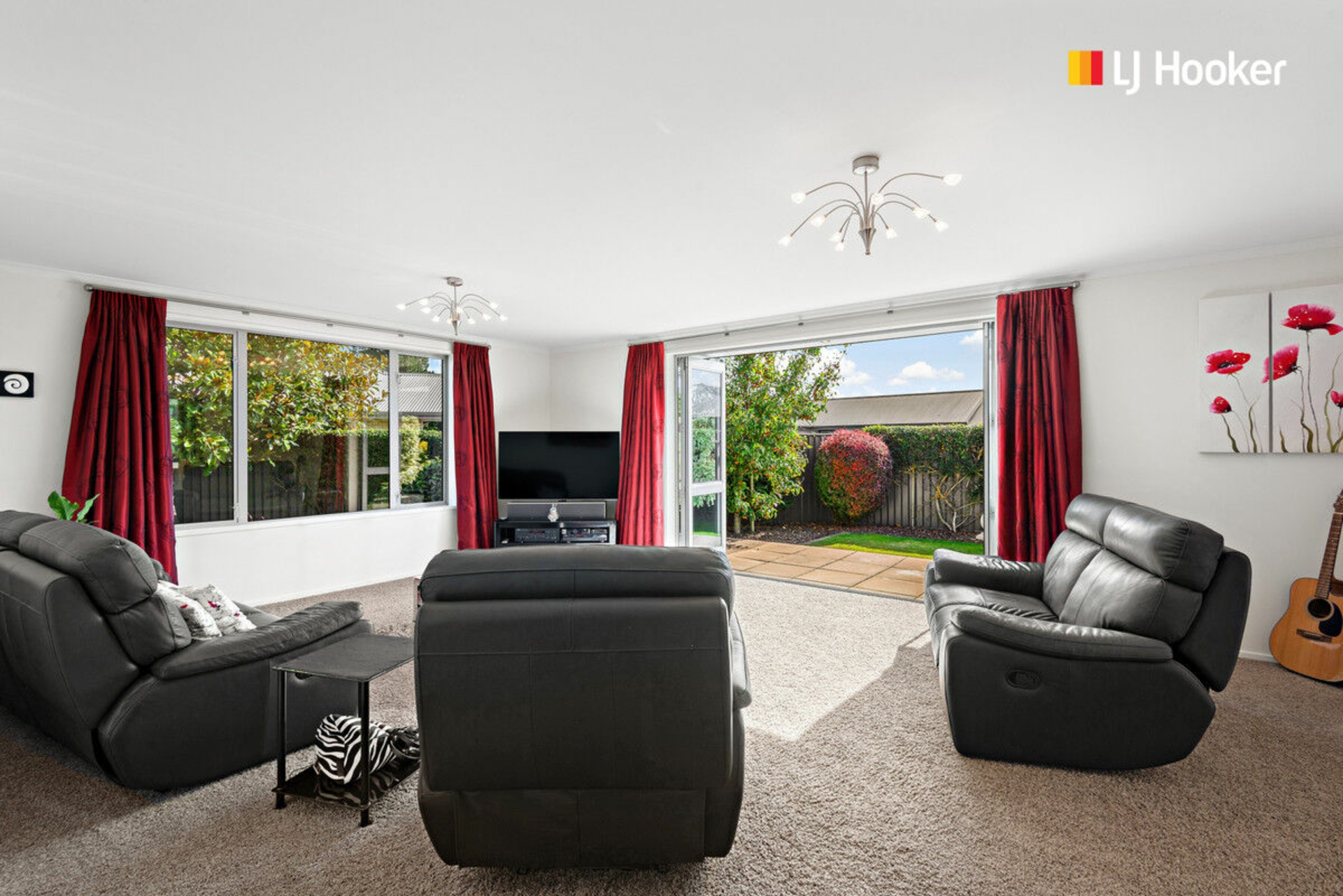 24 William James Close, MOSGIEL