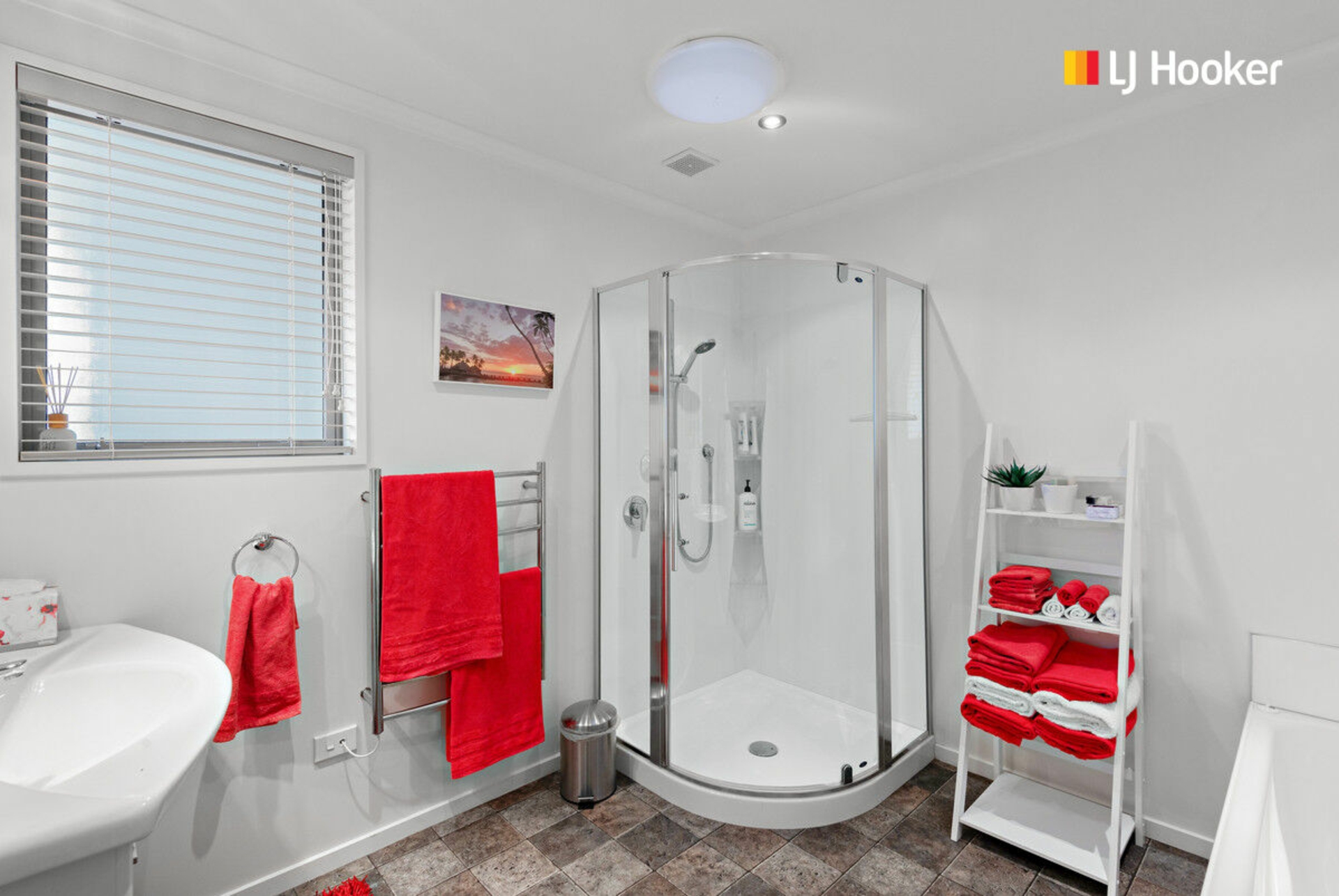 24 William James Close, MOSGIEL
