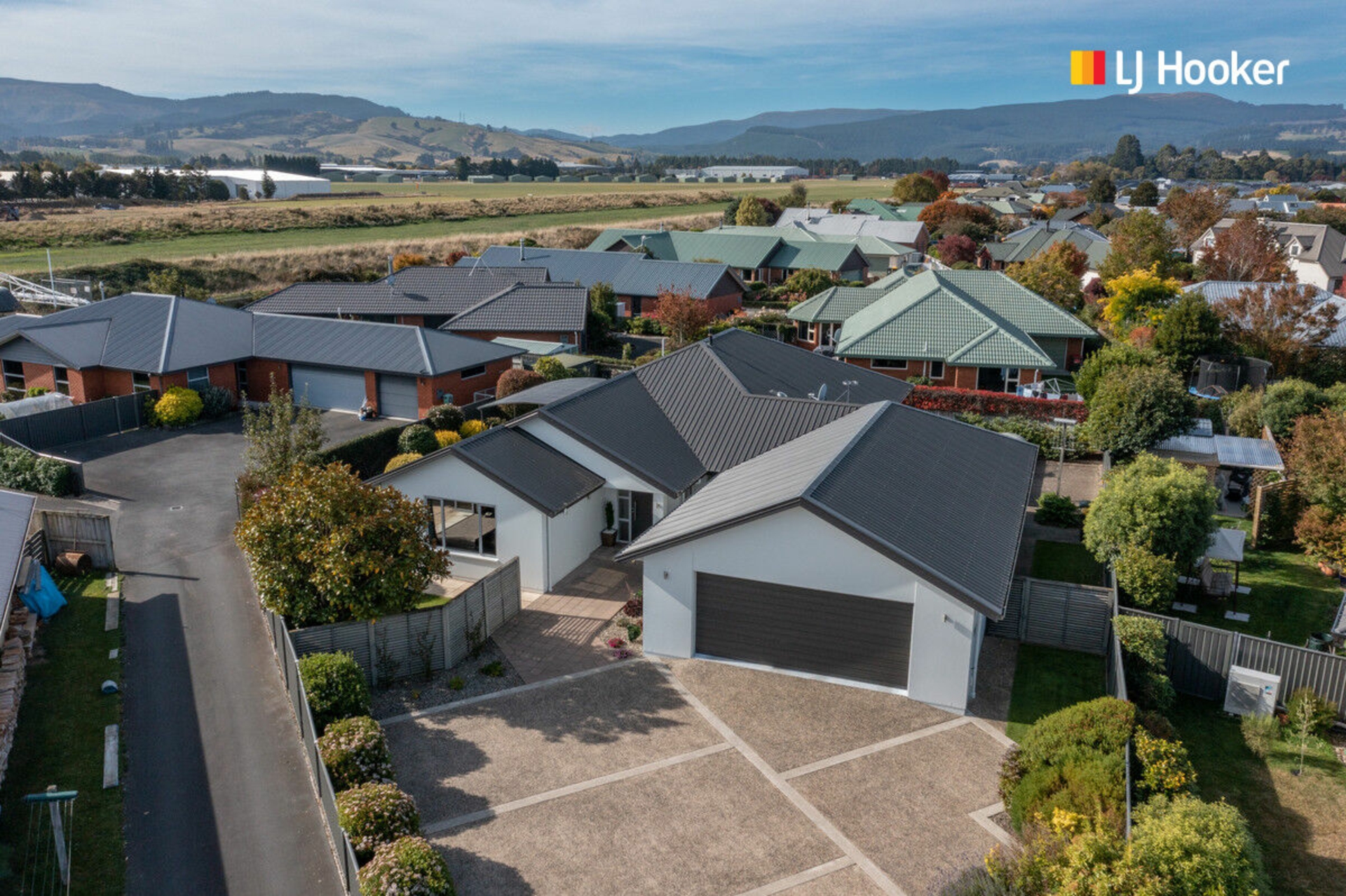 24 William James Close, MOSGIEL