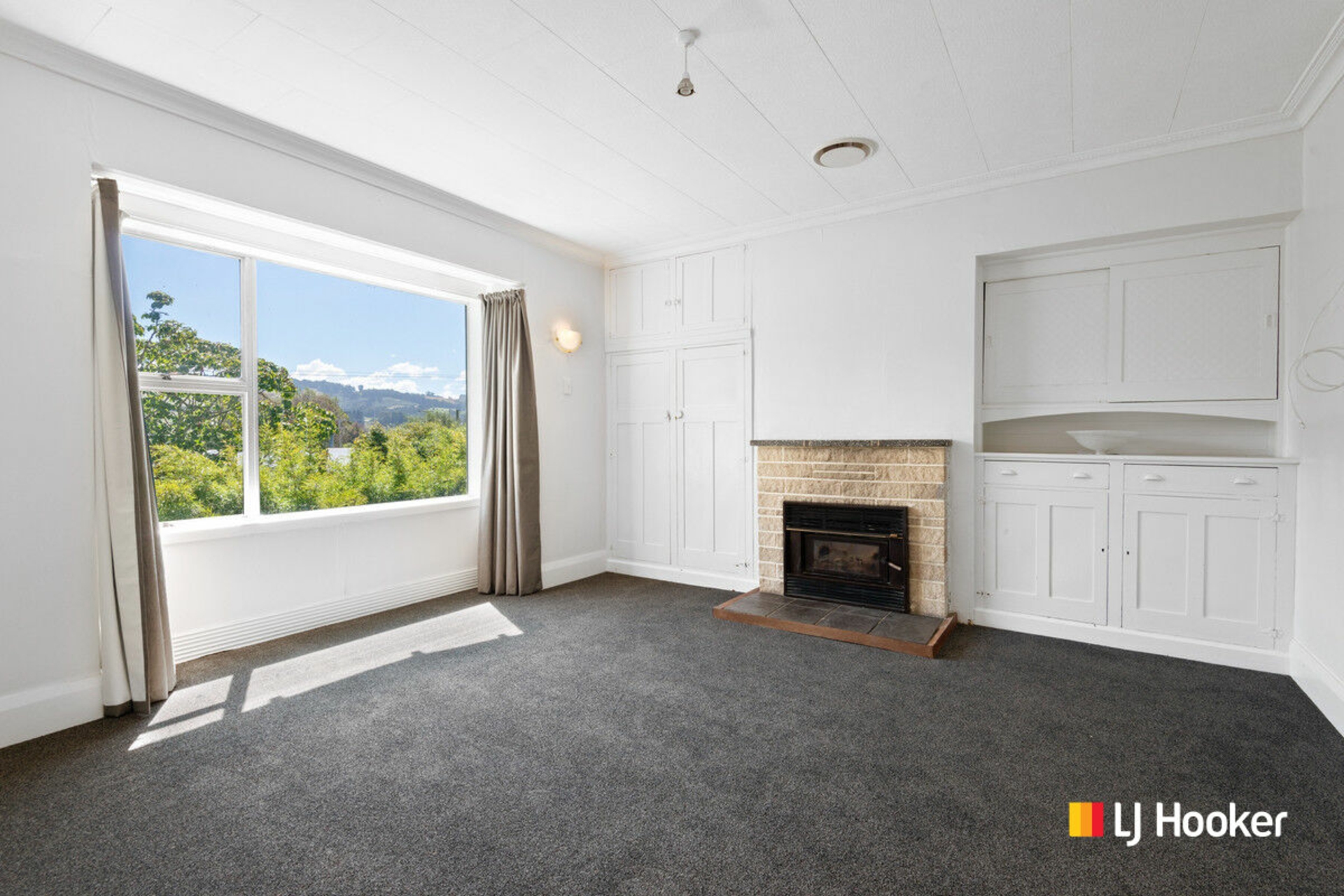 19 Thoreau Street, CONCORD