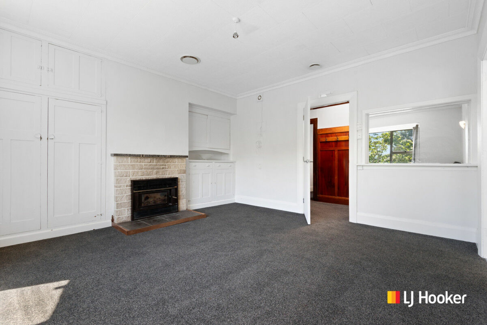 19 Thoreau Street, CONCORD