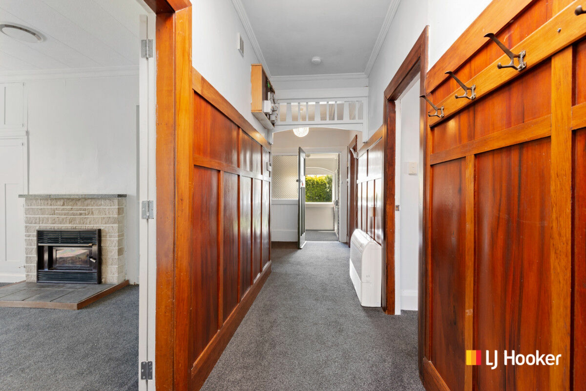 19 Thoreau Street, CONCORD
