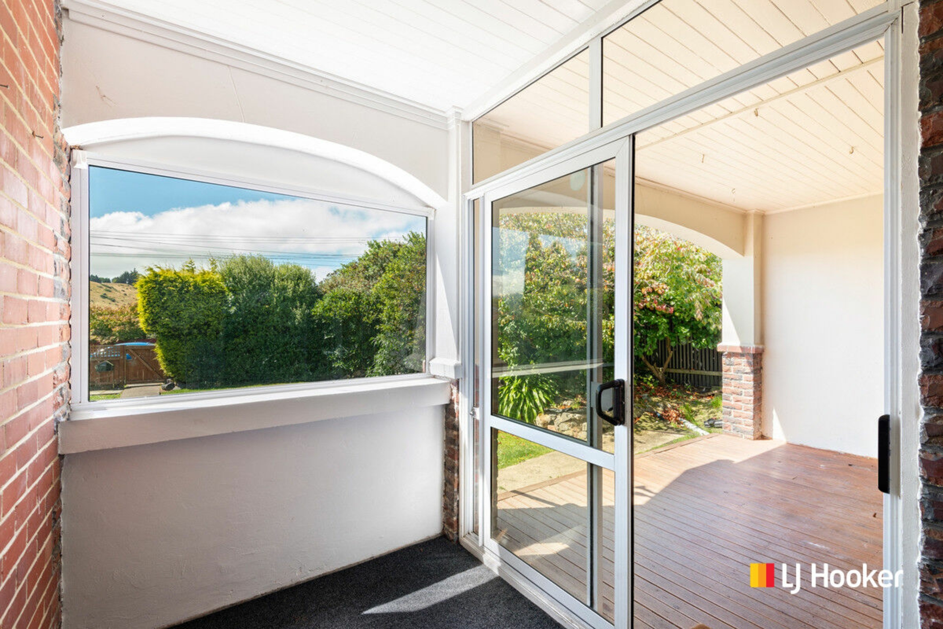 19 Thoreau Street, CONCORD