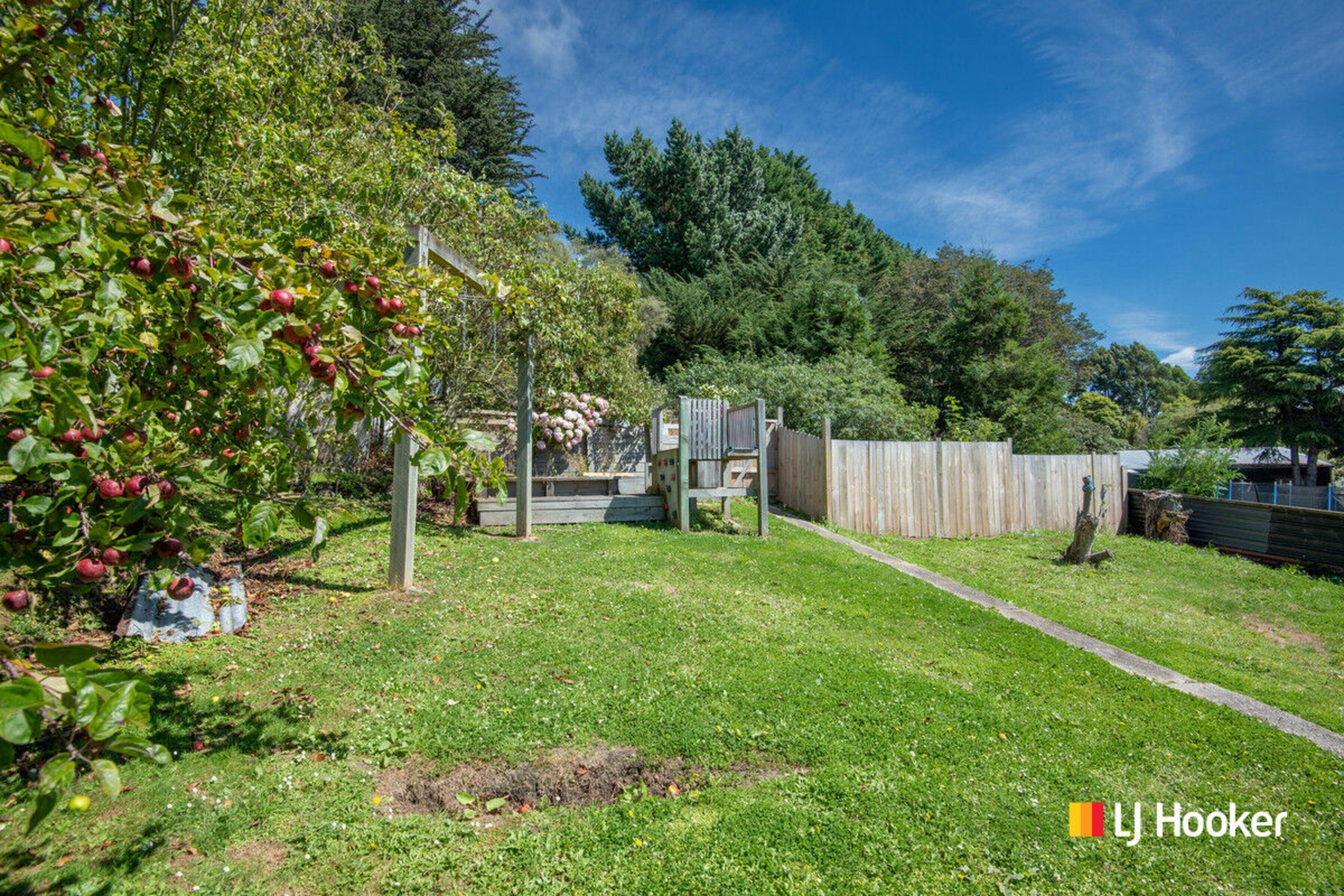 19 Thoreau Street, CONCORD