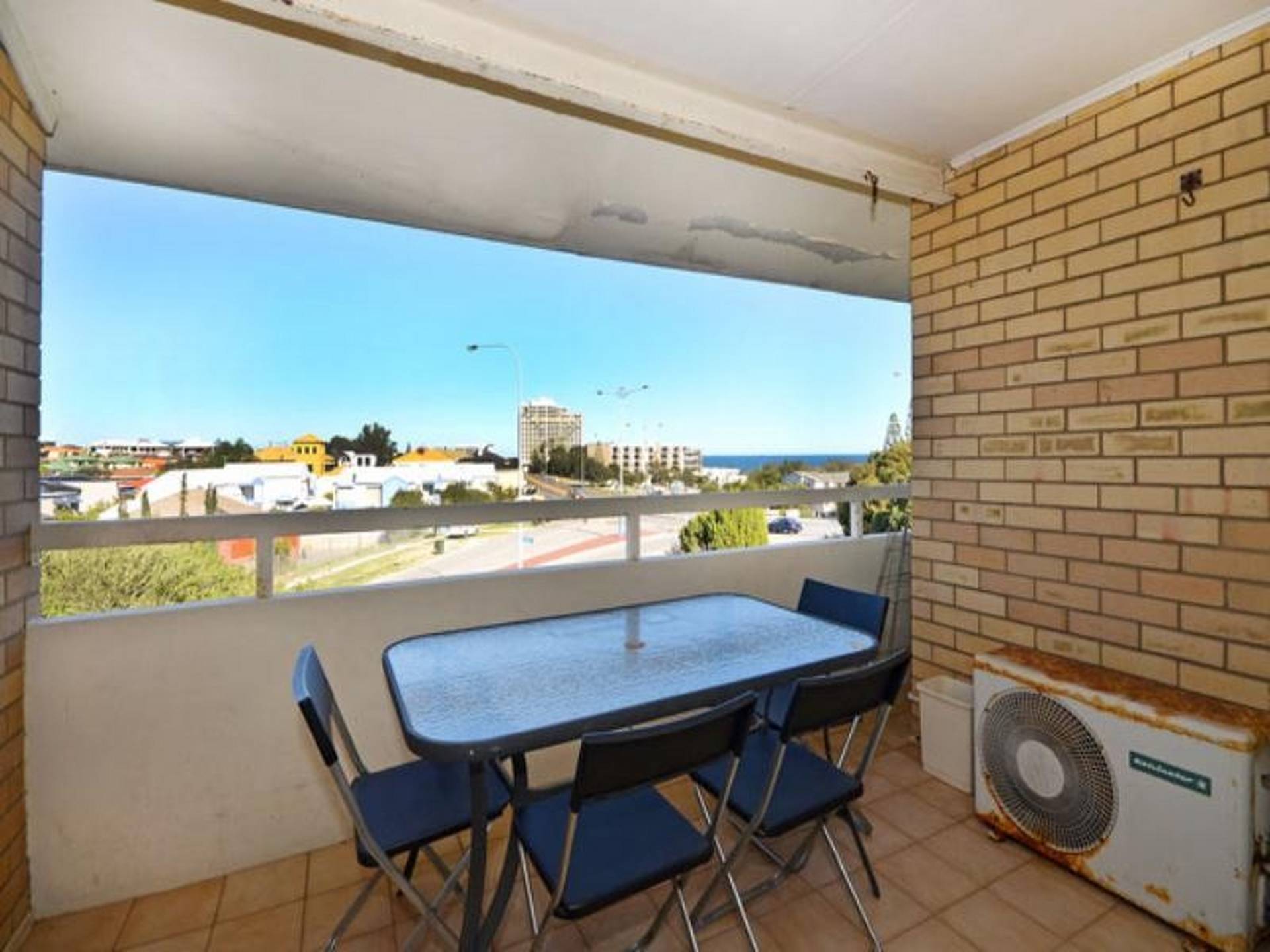 13/2 Pearl Parade, SCARBOROUGH