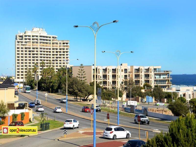 13/2 Pearl Parade, SCARBOROUGH