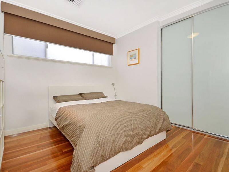 8 Washing Lane, PERTH