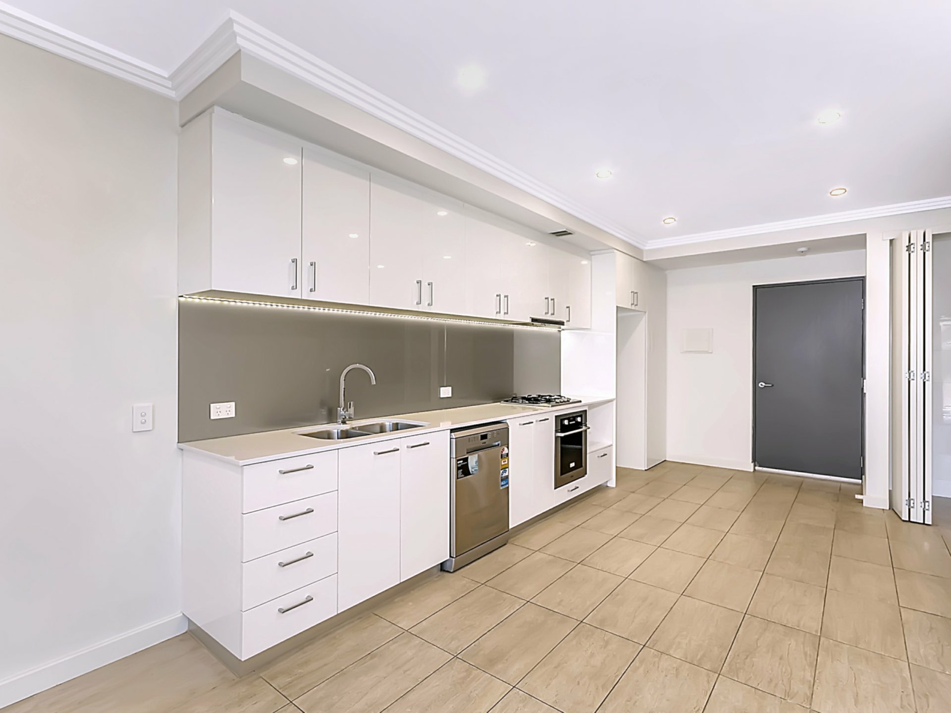 7/285 West Coast Highway, SCARBOROUGH
