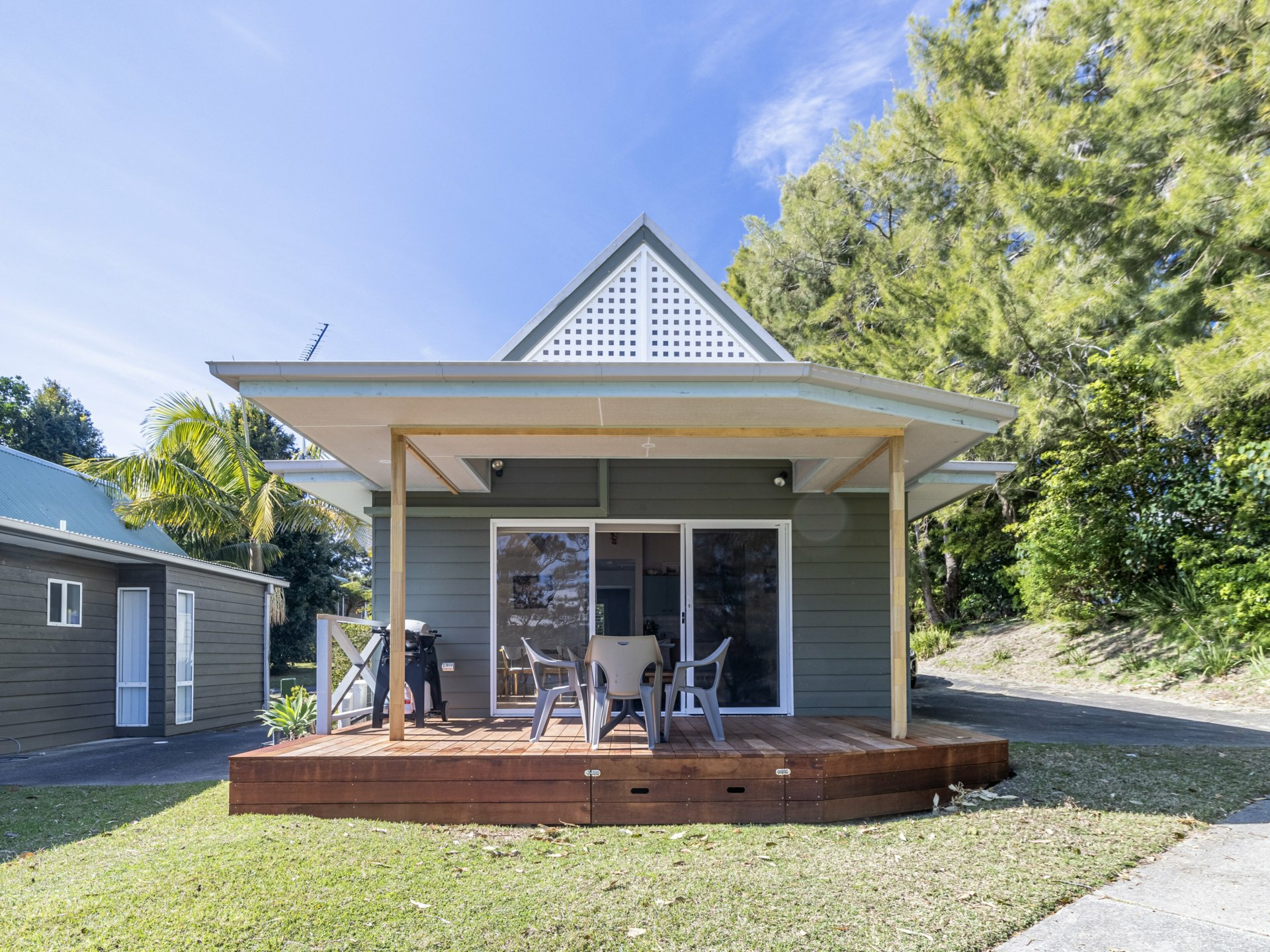 Chalet 9 Berrara Road Berrara NSW for Rent LJ Hooker