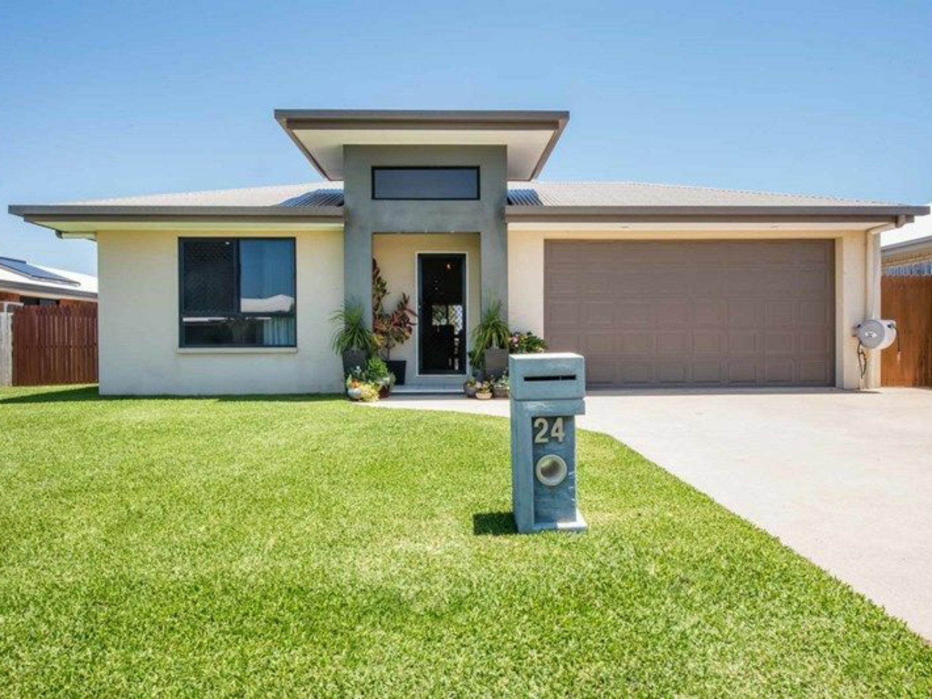 24 Hawkins Street Bucasia QLD