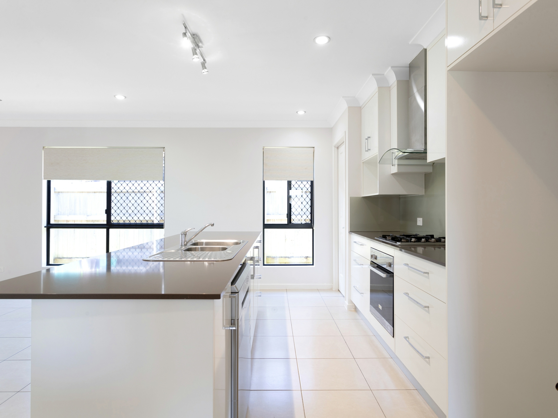 25 Phoenix Crescent, RURAL VIEW