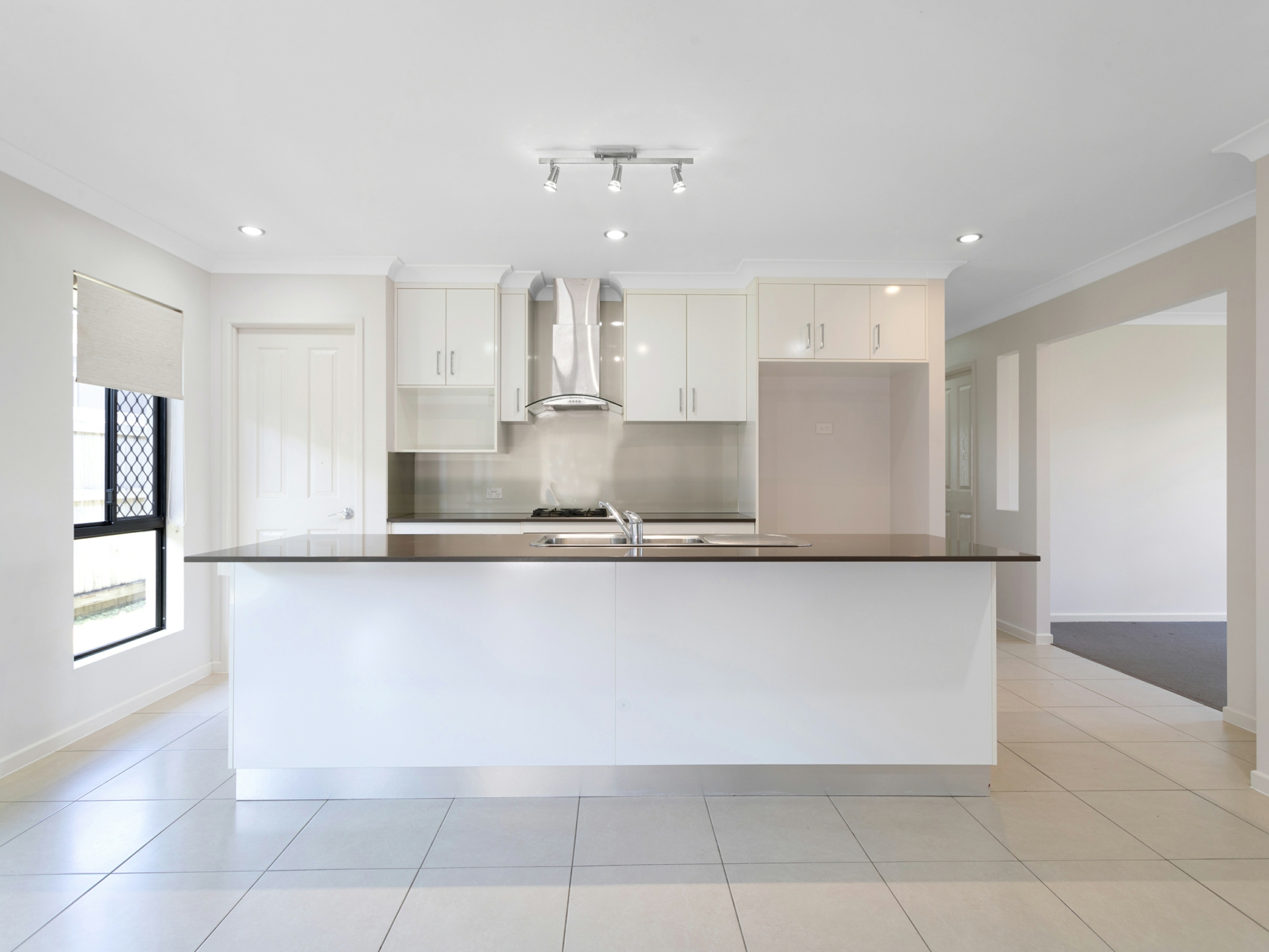 25 Phoenix Crescent, RURAL VIEW