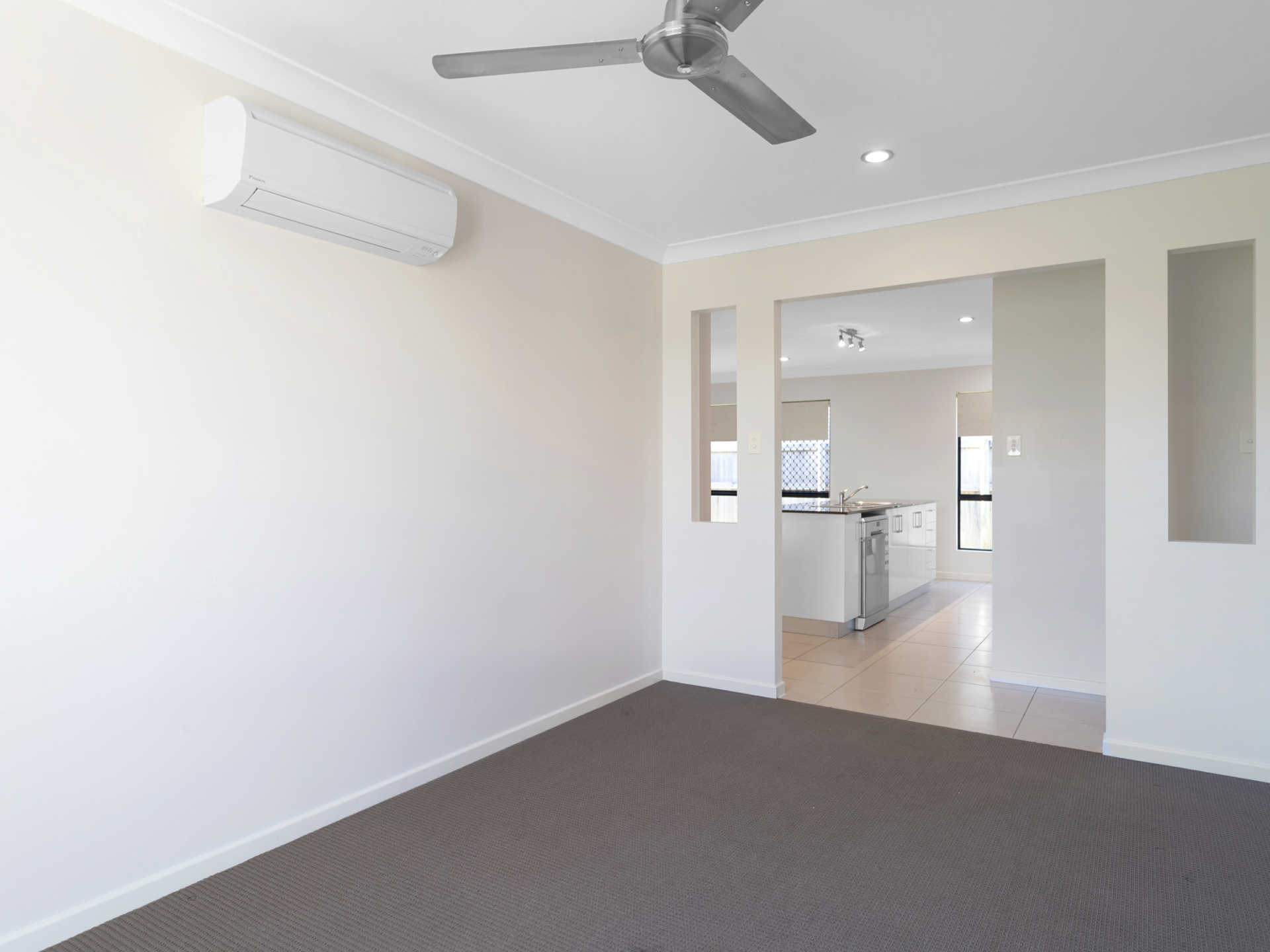 25 Phoenix Crescent, RURAL VIEW