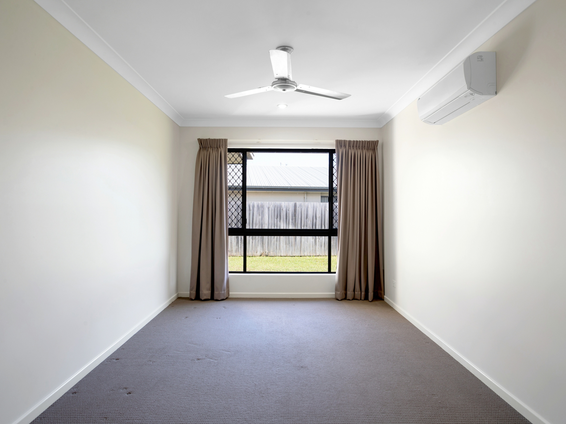 25 Phoenix Crescent, RURAL VIEW