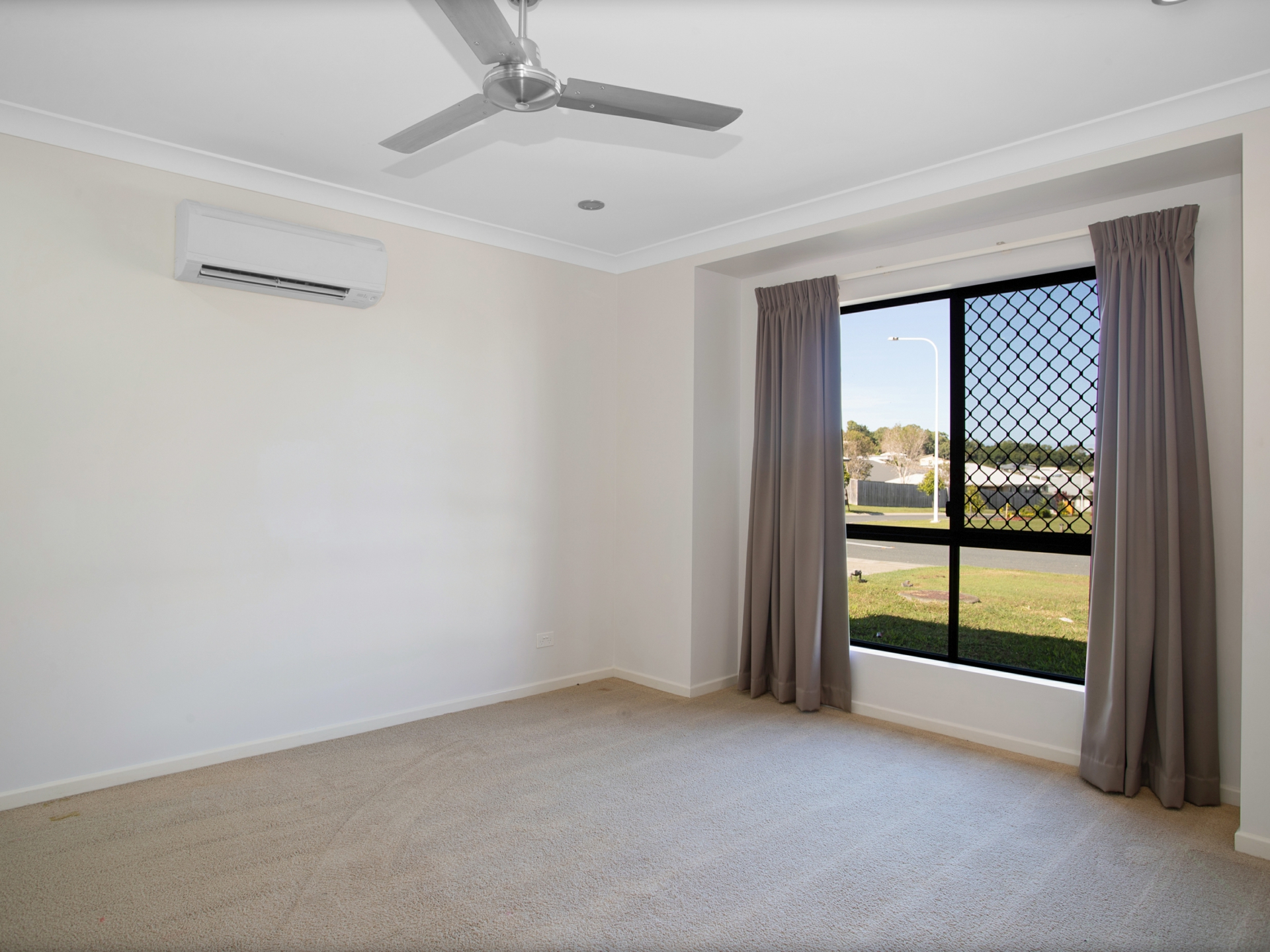 25 Phoenix Crescent, RURAL VIEW