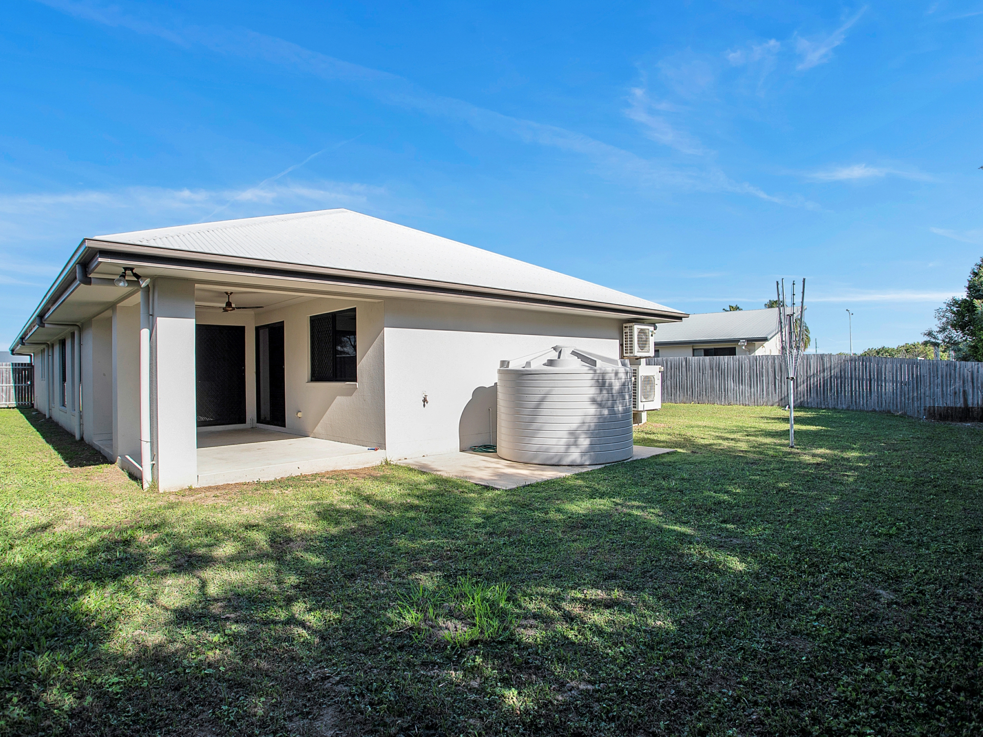 25 Phoenix Crescent, RURAL VIEW
