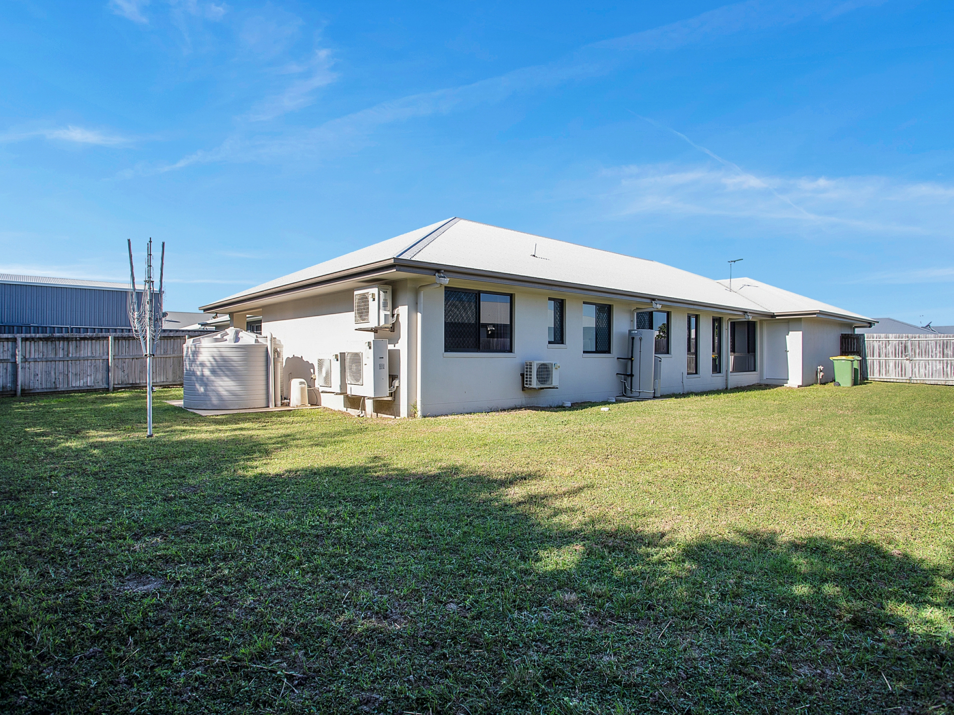 25 Phoenix Crescent, RURAL VIEW