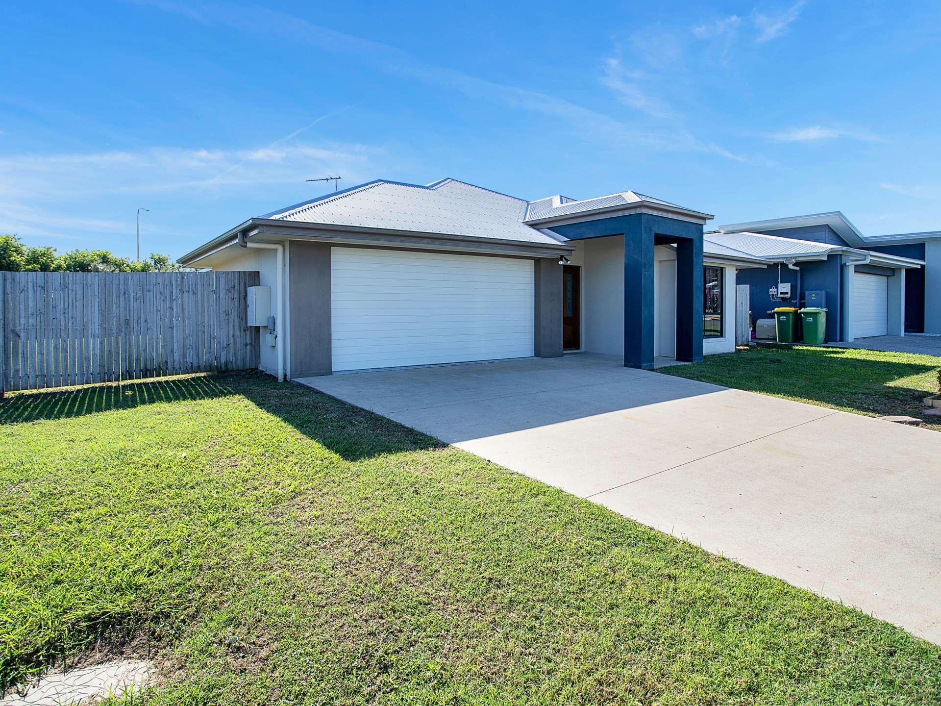 25 Phoenix Crescent, RURAL VIEW