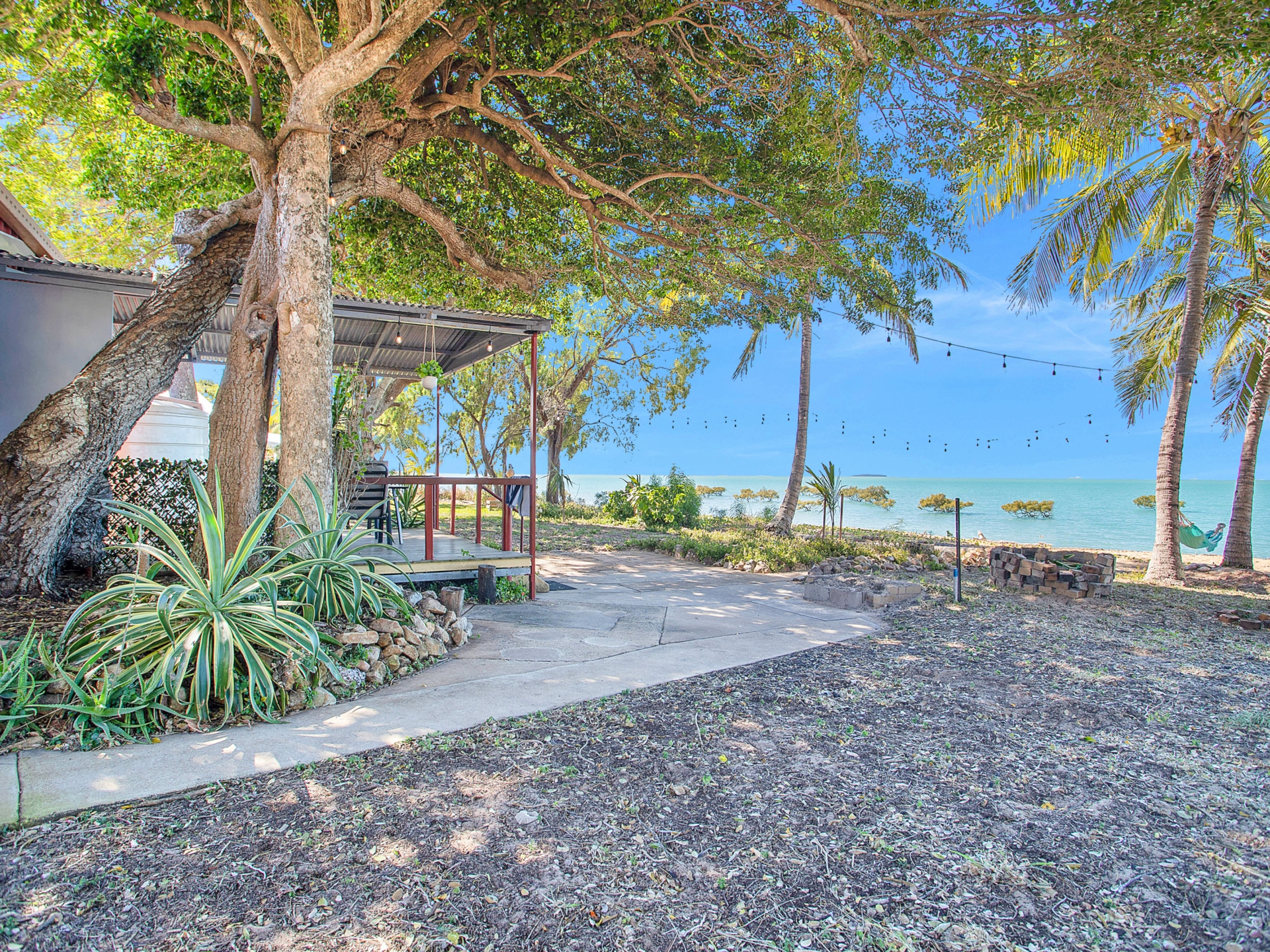 21 Colonial Drive, CLAIRVIEW