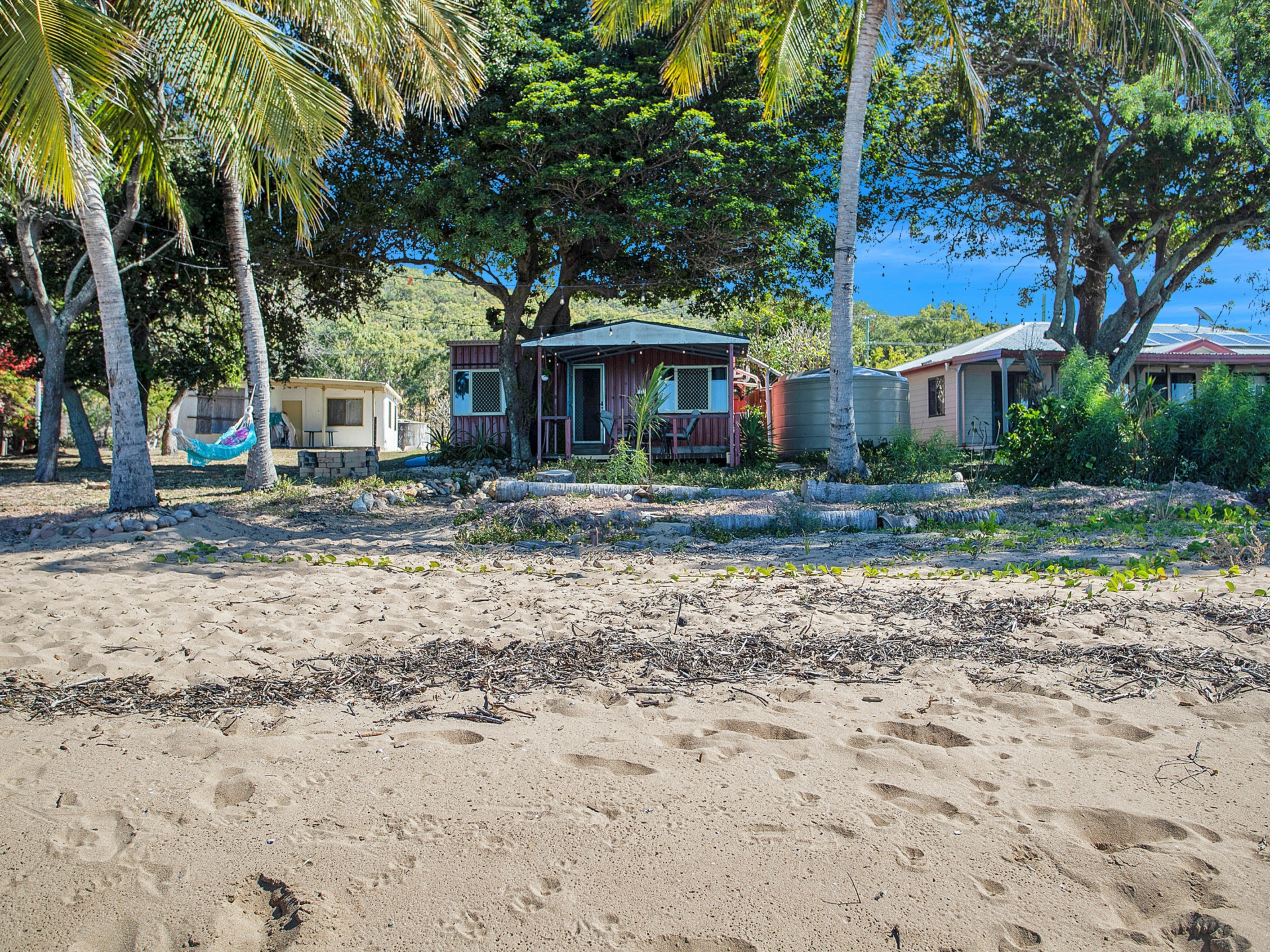 21 Colonial Drive, CLAIRVIEW
