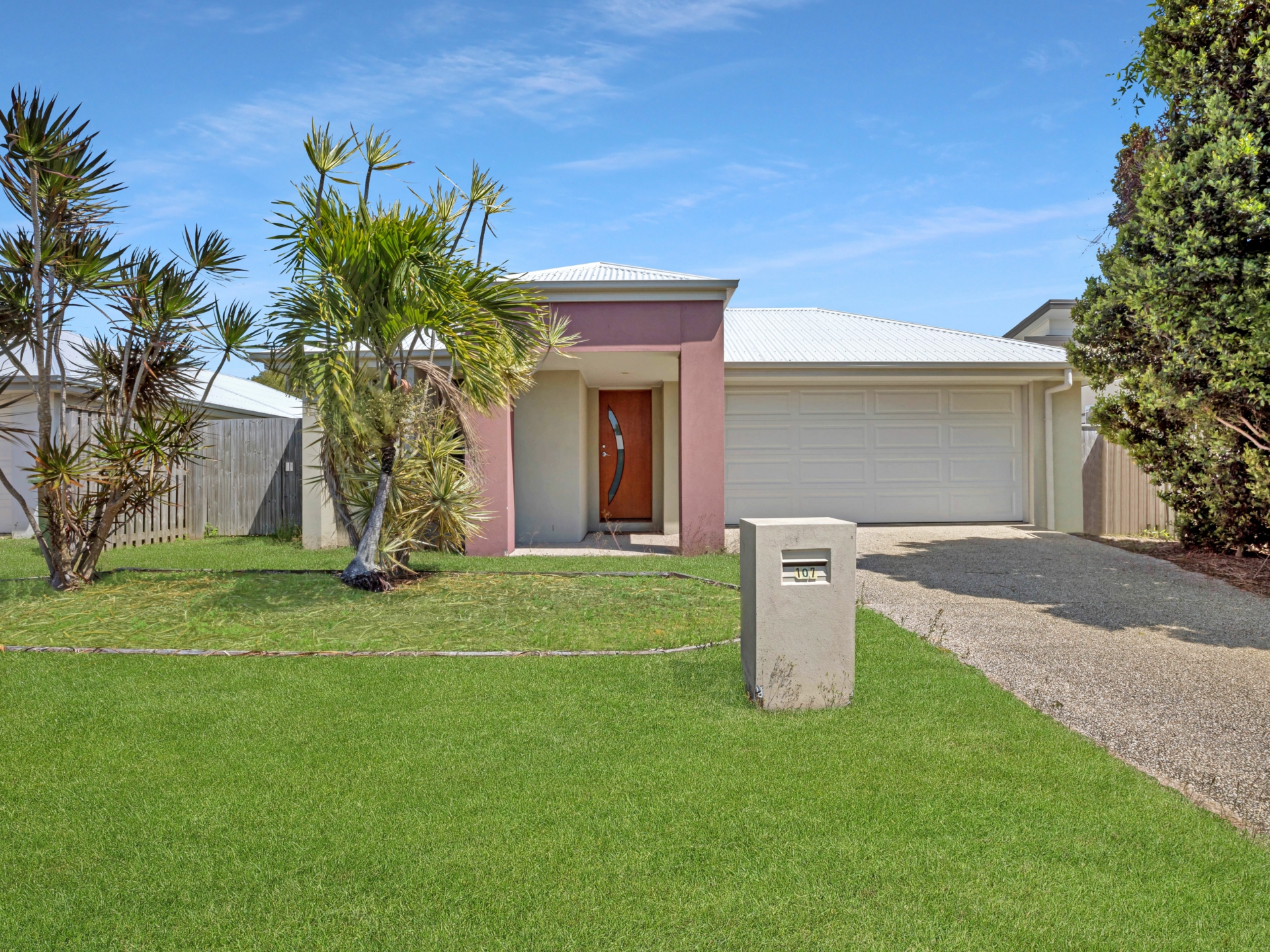107 Whitehaven Drive Blacks Beach QLD