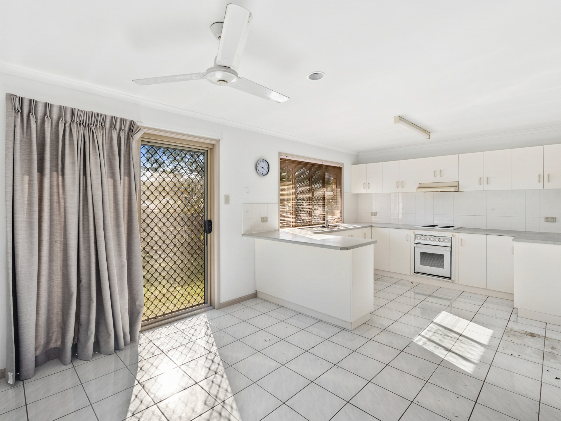 8 Dumfries Court, BEACONSFIELD