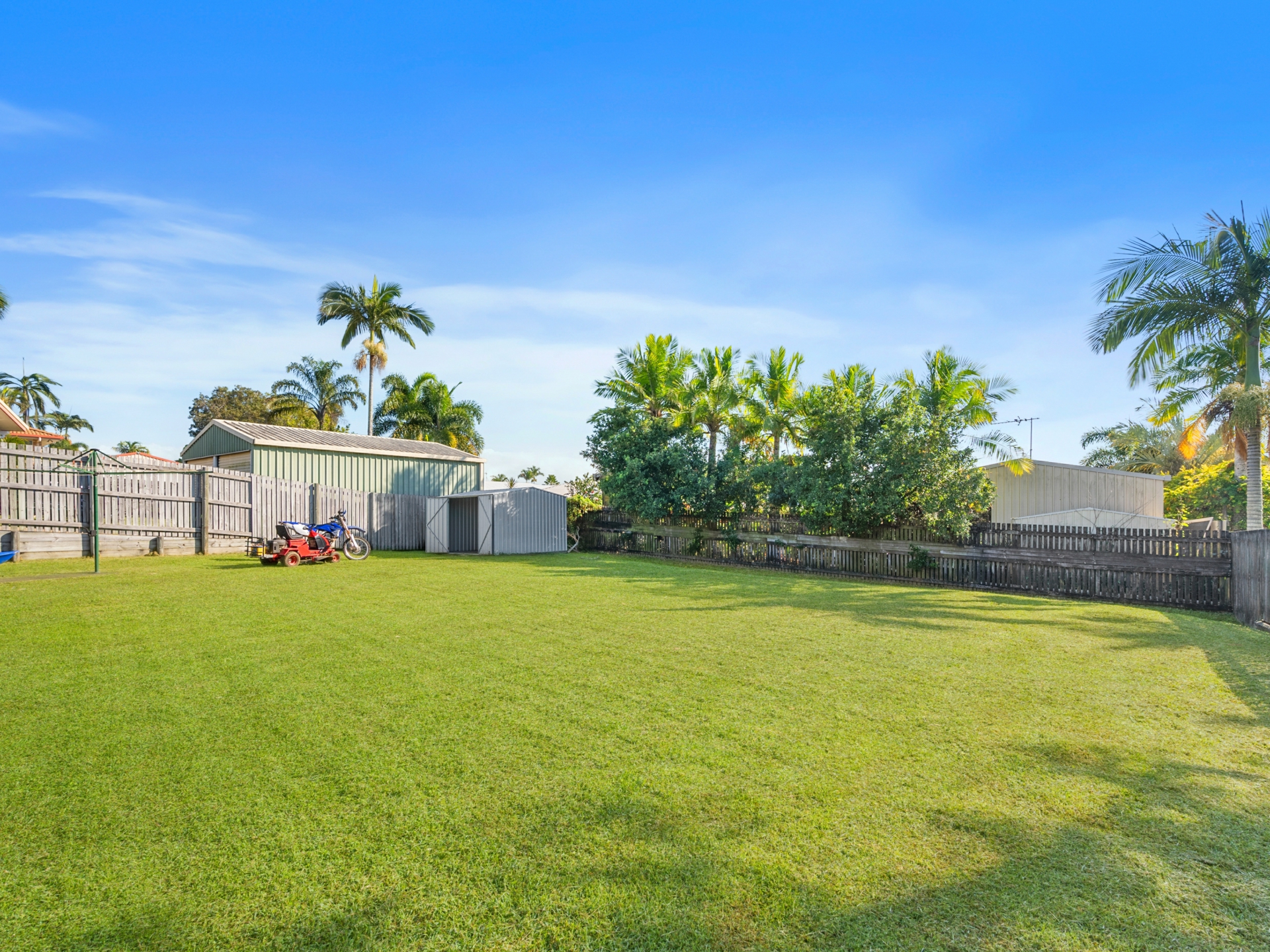 8 Dumfries Court, BEACONSFIELD