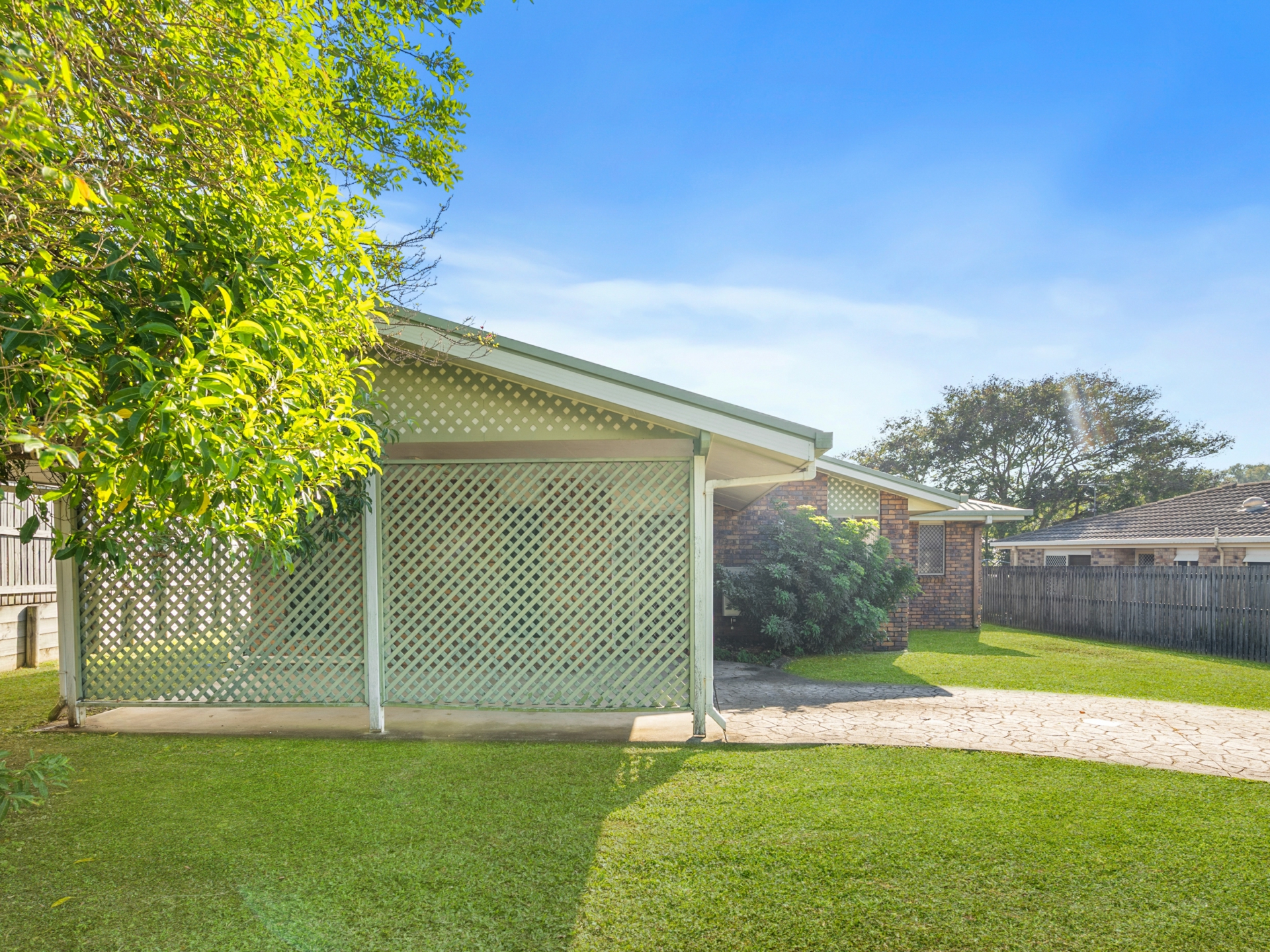 8 Dumfries Court, BEACONSFIELD