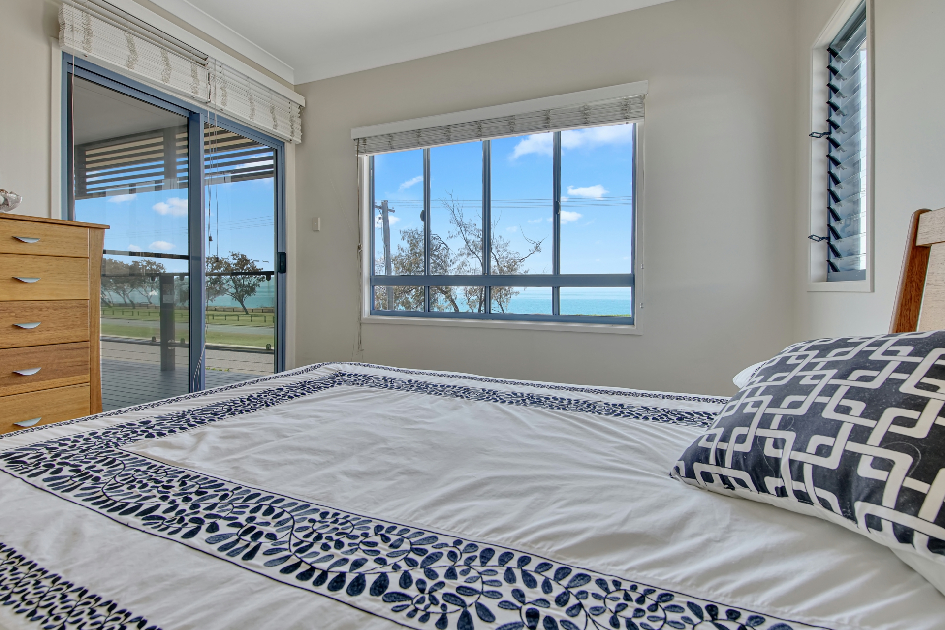 46 Pacific Esplanade, SLADE POINT