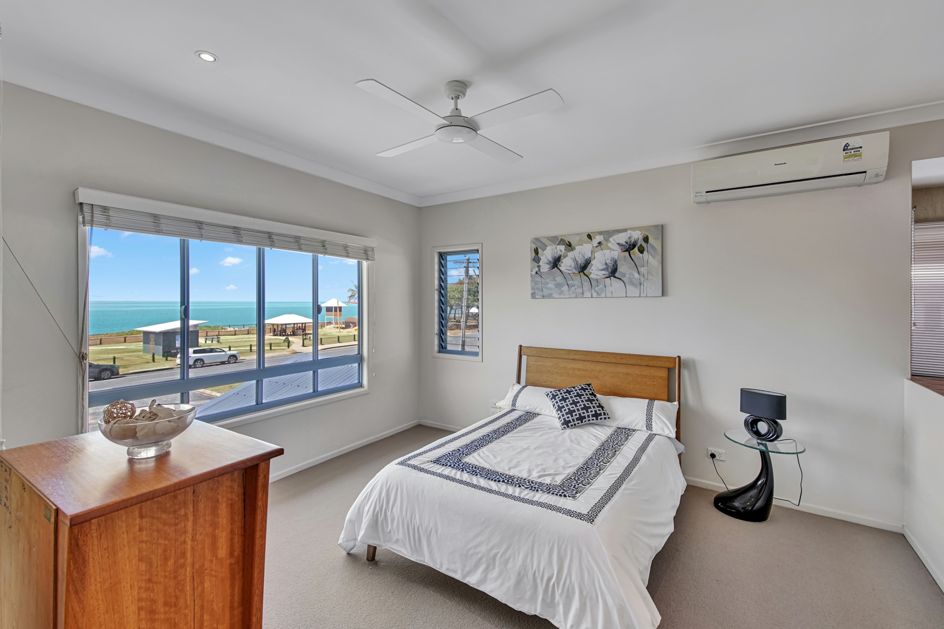 46 Pacific Esplanade, SLADE POINT