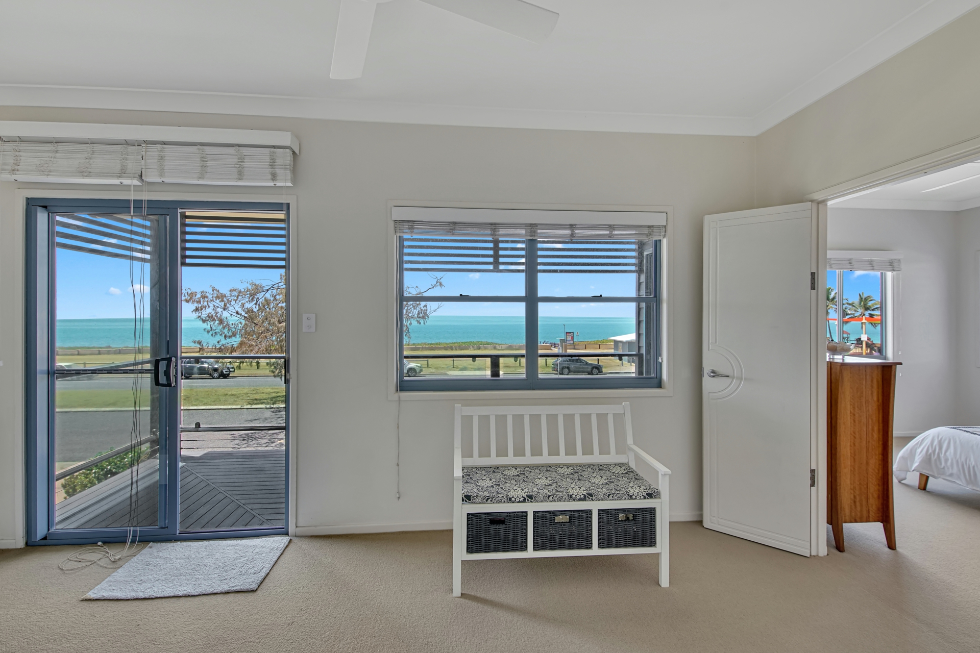 46 Pacific Esplanade, SLADE POINT