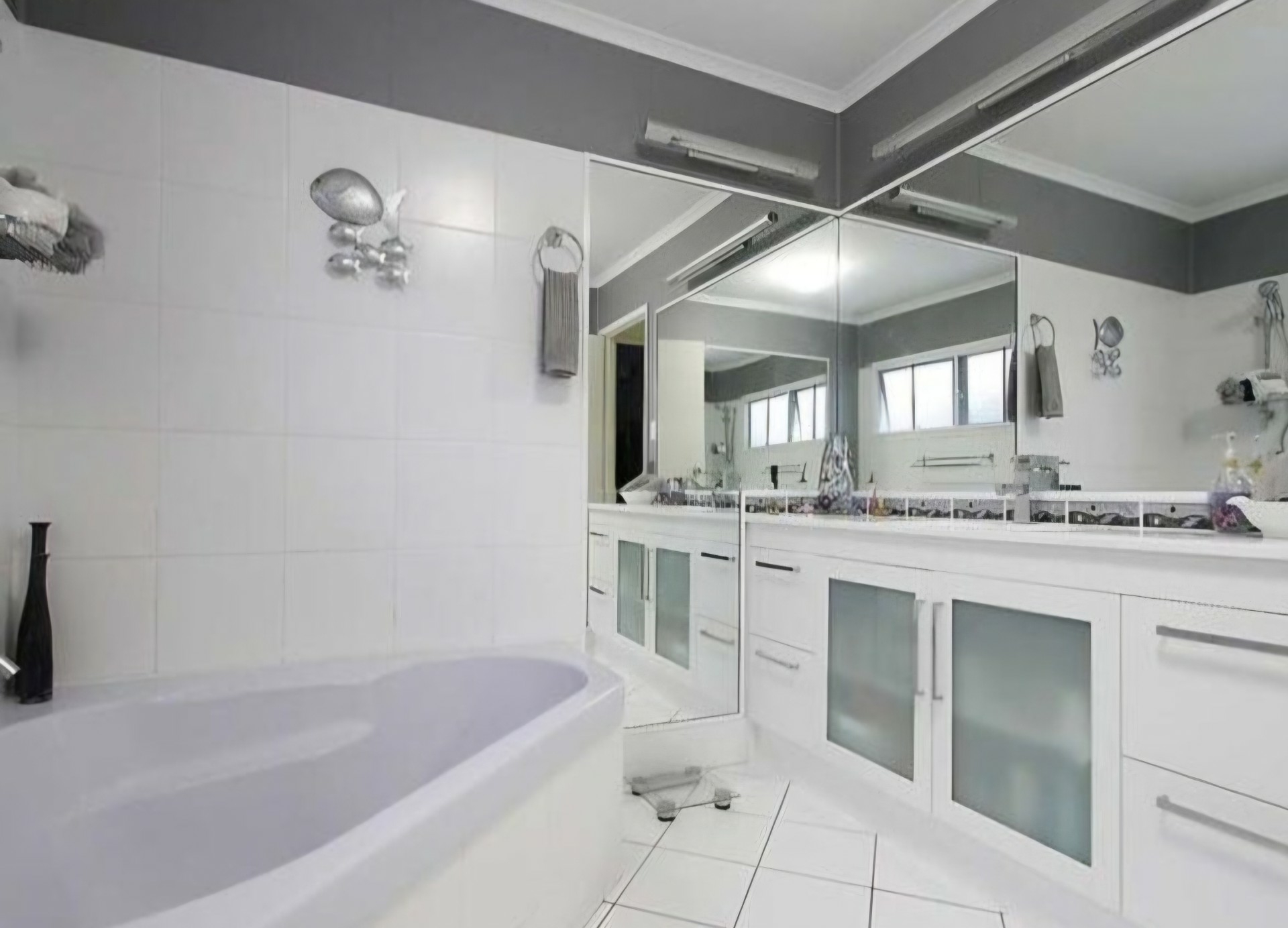 24a Binnington Esplanade, EAST MACKAY
