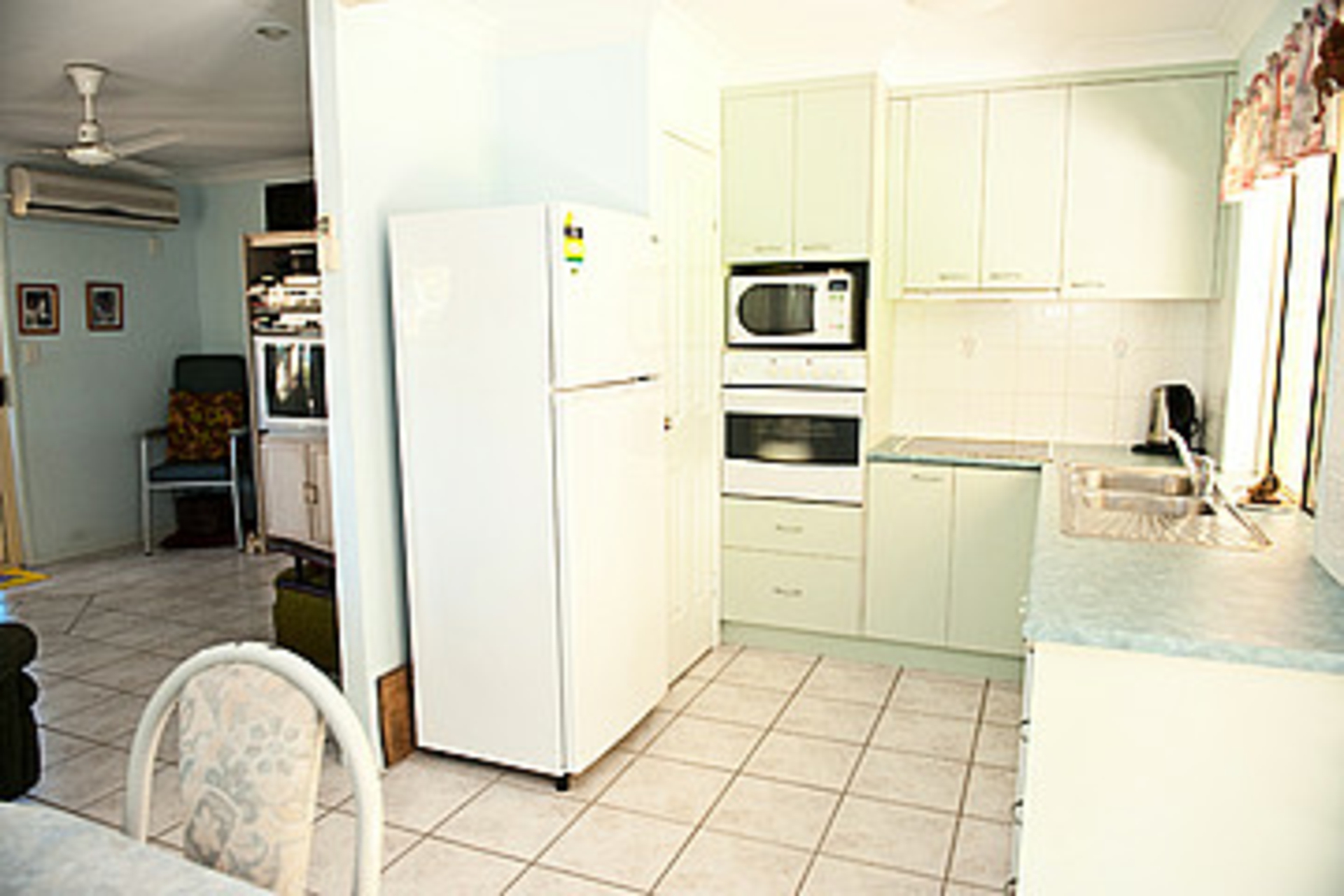 9 Hammer Street, SLADE POINT